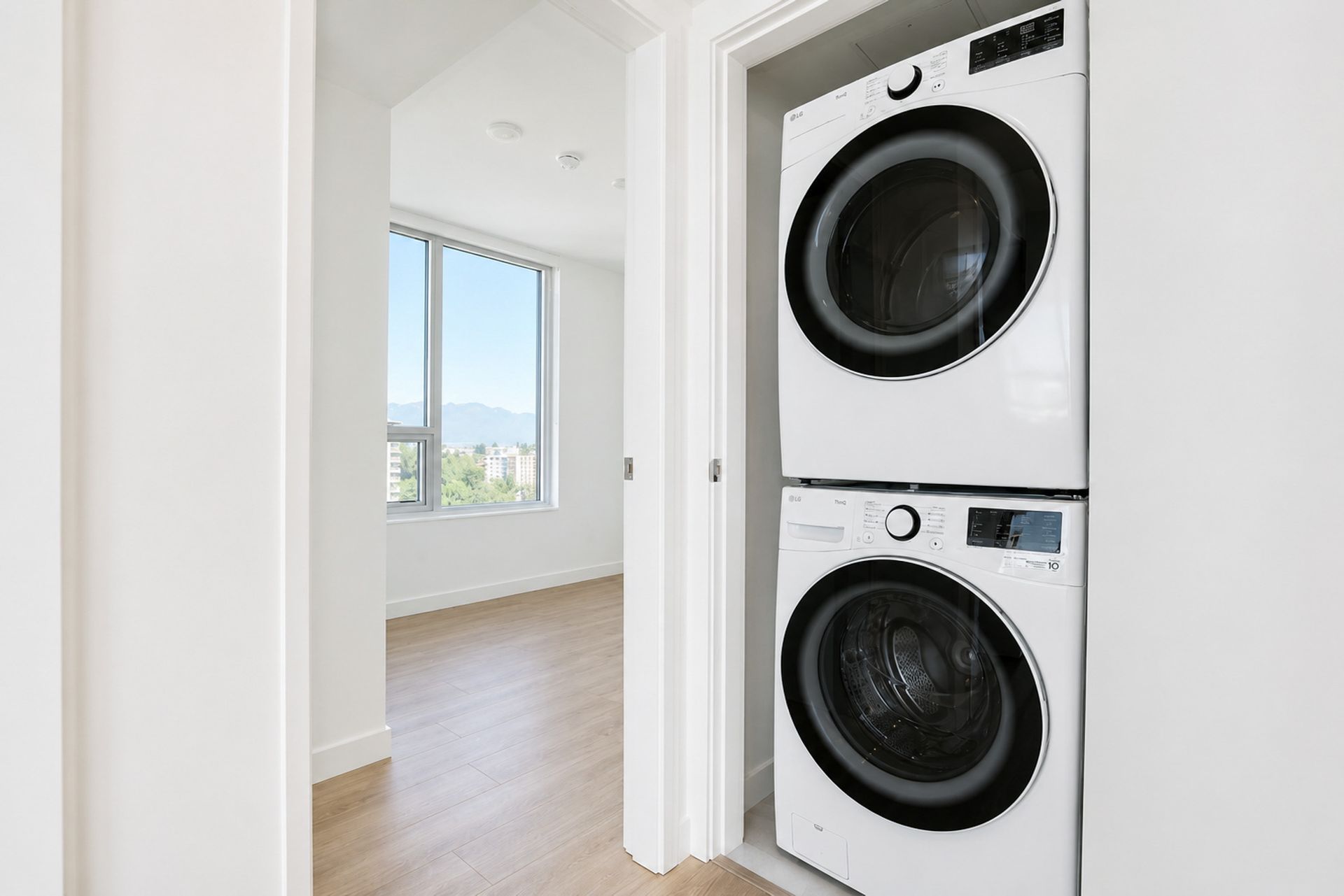 16 at 2208 - 2135 Springer Avenue, Burnaby, Brentwood Park, Burnaby North