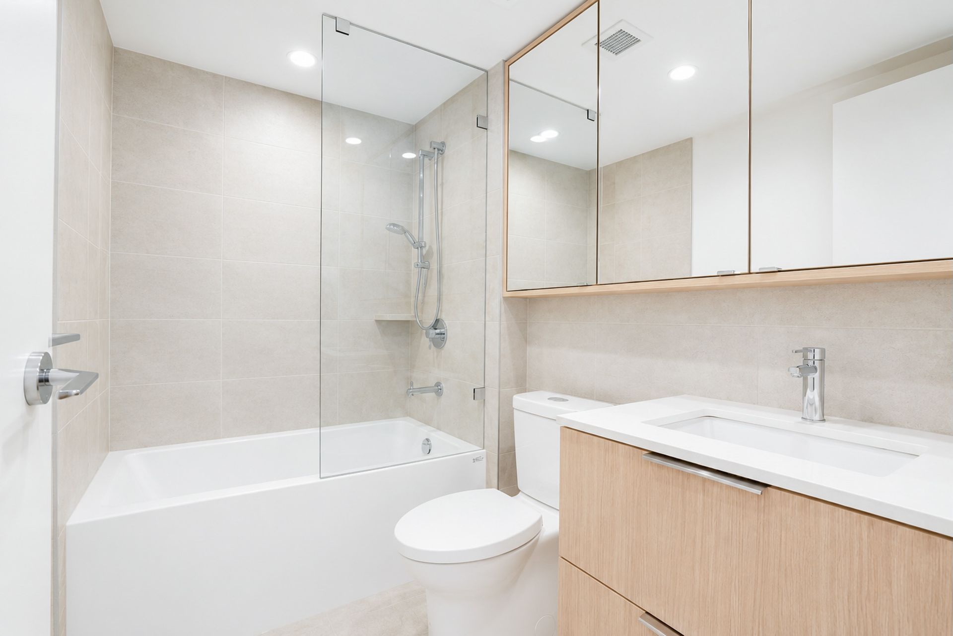 17 at 2208 - 2135 Springer Avenue, Burnaby, Brentwood Park, Burnaby North