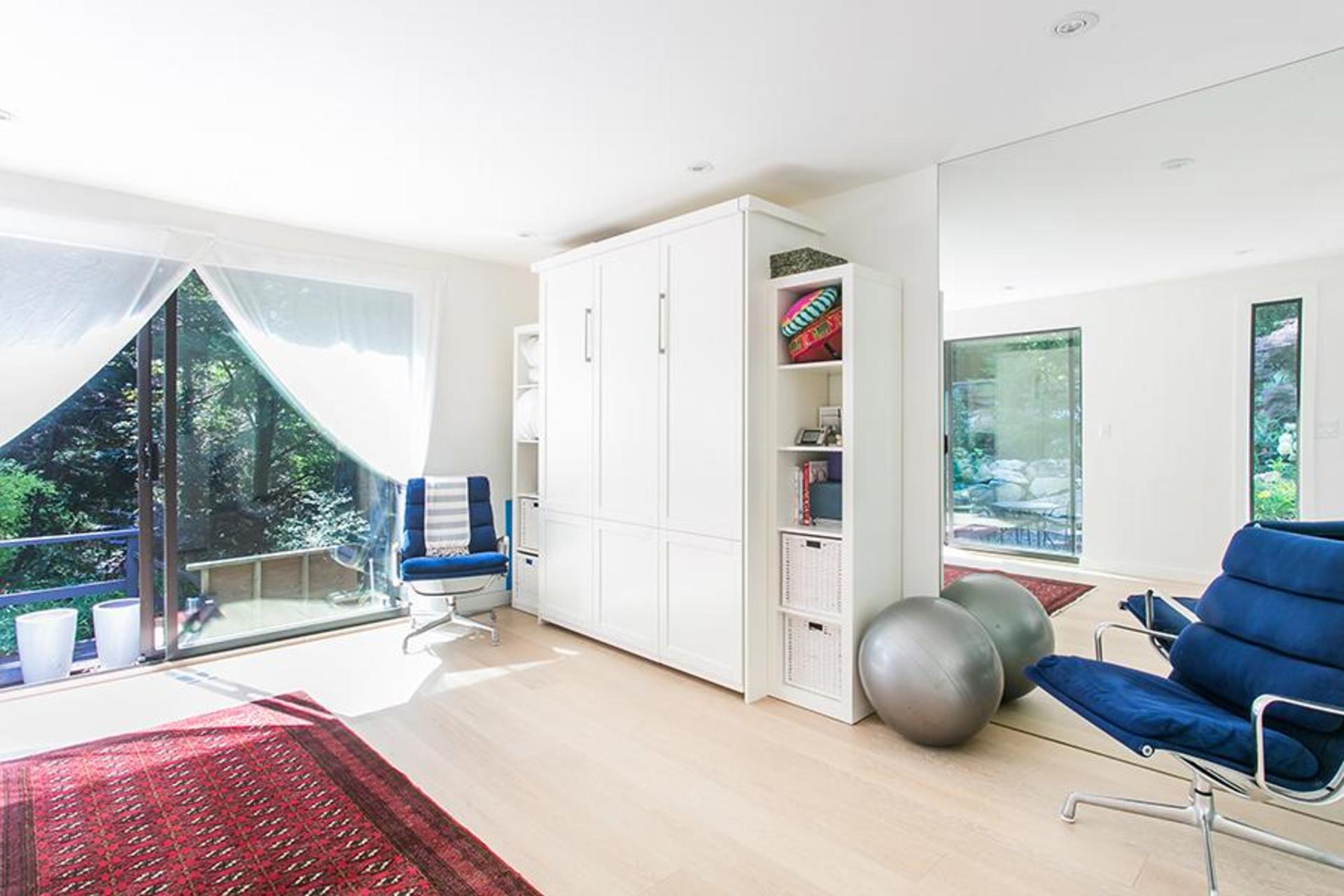 Bedroom at 6995 Hycroft, Whytecliff, West Vancouver