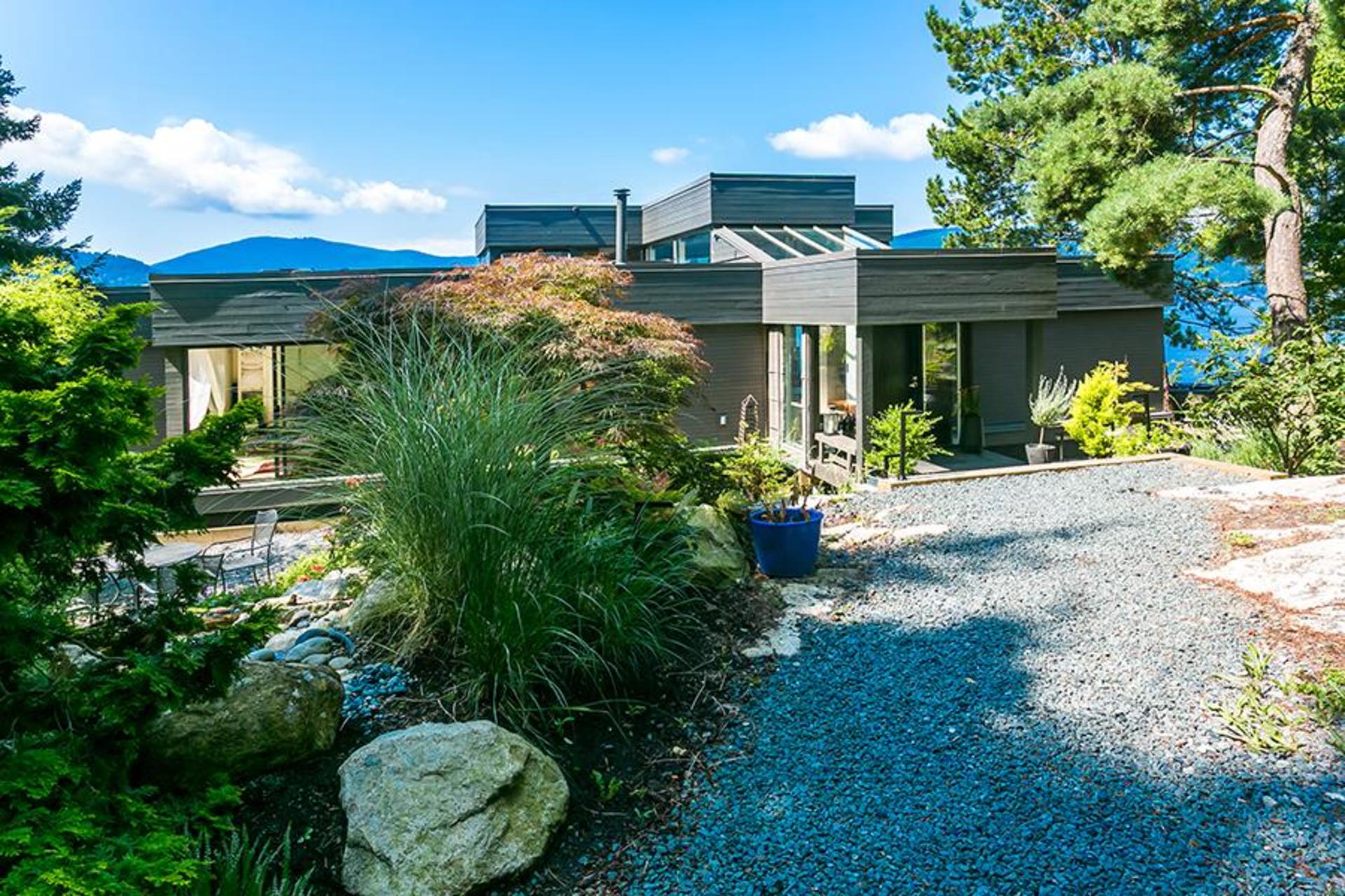 Garden at 6995 Hycroft, Whytecliff, West Vancouver