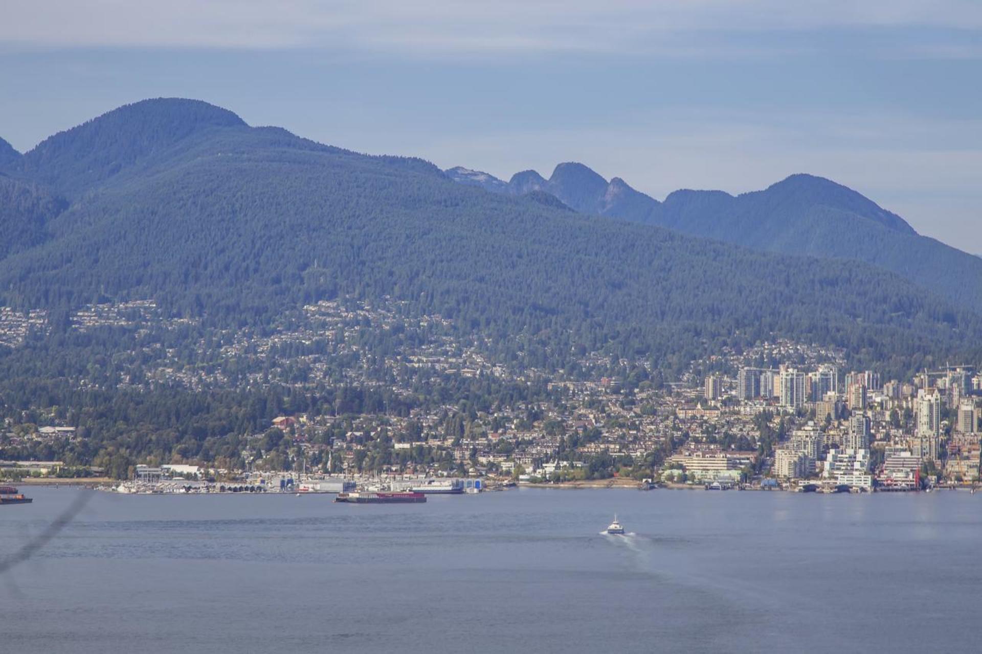 Mountain View at 3806 - 128 Cordova, Downtown VW, Vancouver West