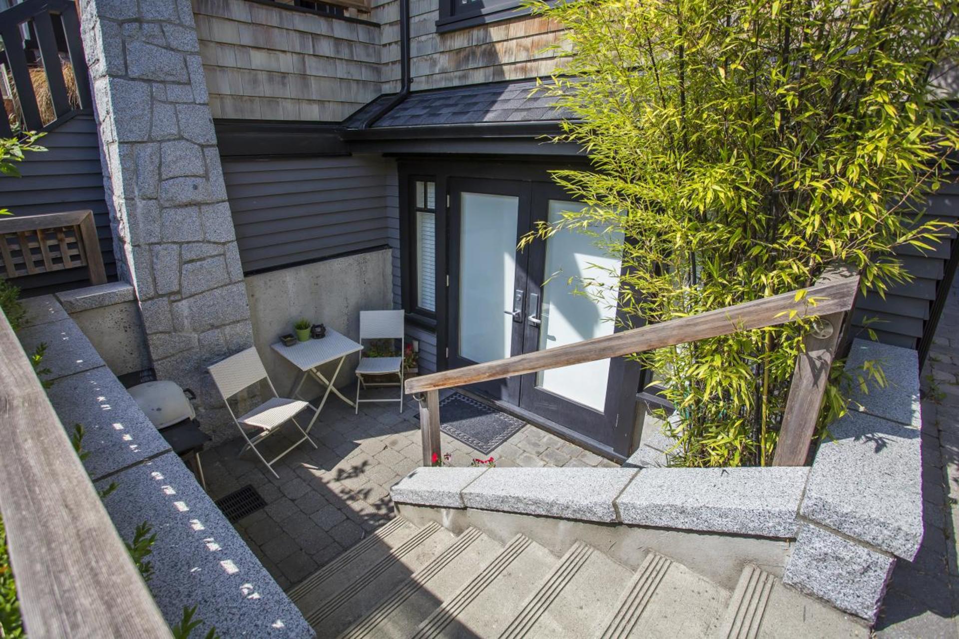 Entrance/Landing at 3235 , Kitsilano, Vancouver West