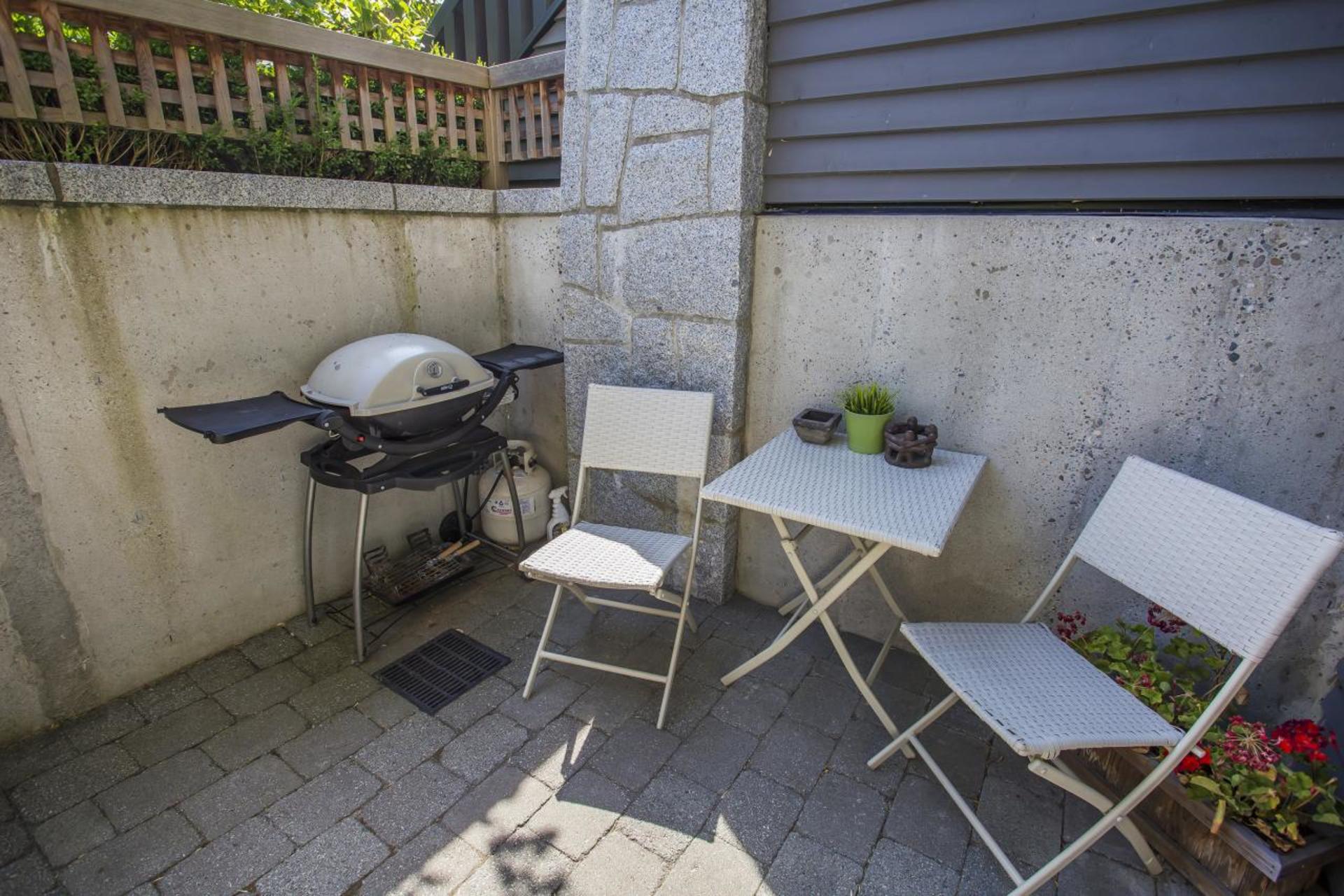 Entrance at 3235 , Kitsilano, Vancouver West