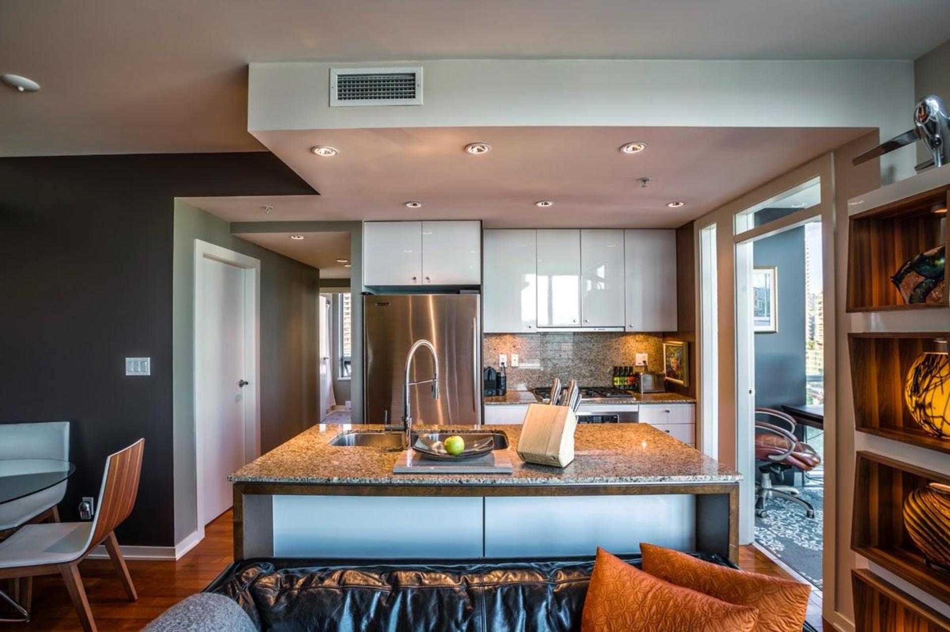 Kitchen at #1801 - 1005  Avenue, Downtown VW, Vancouver West