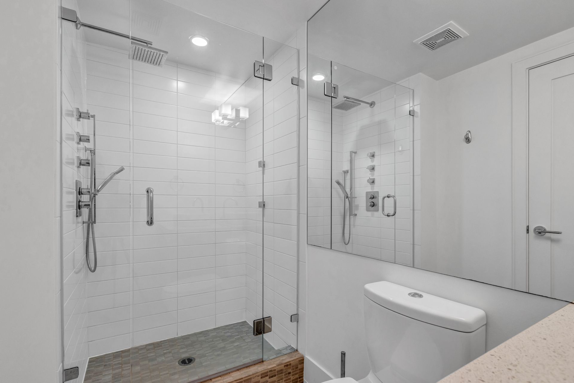 18 at 2034 3rd Avenue, Kitsilano, Vancouver West