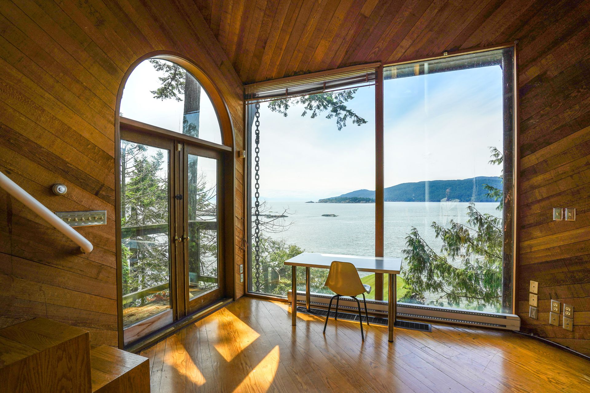 21 at  5202 Marine Drive, West Vancouver