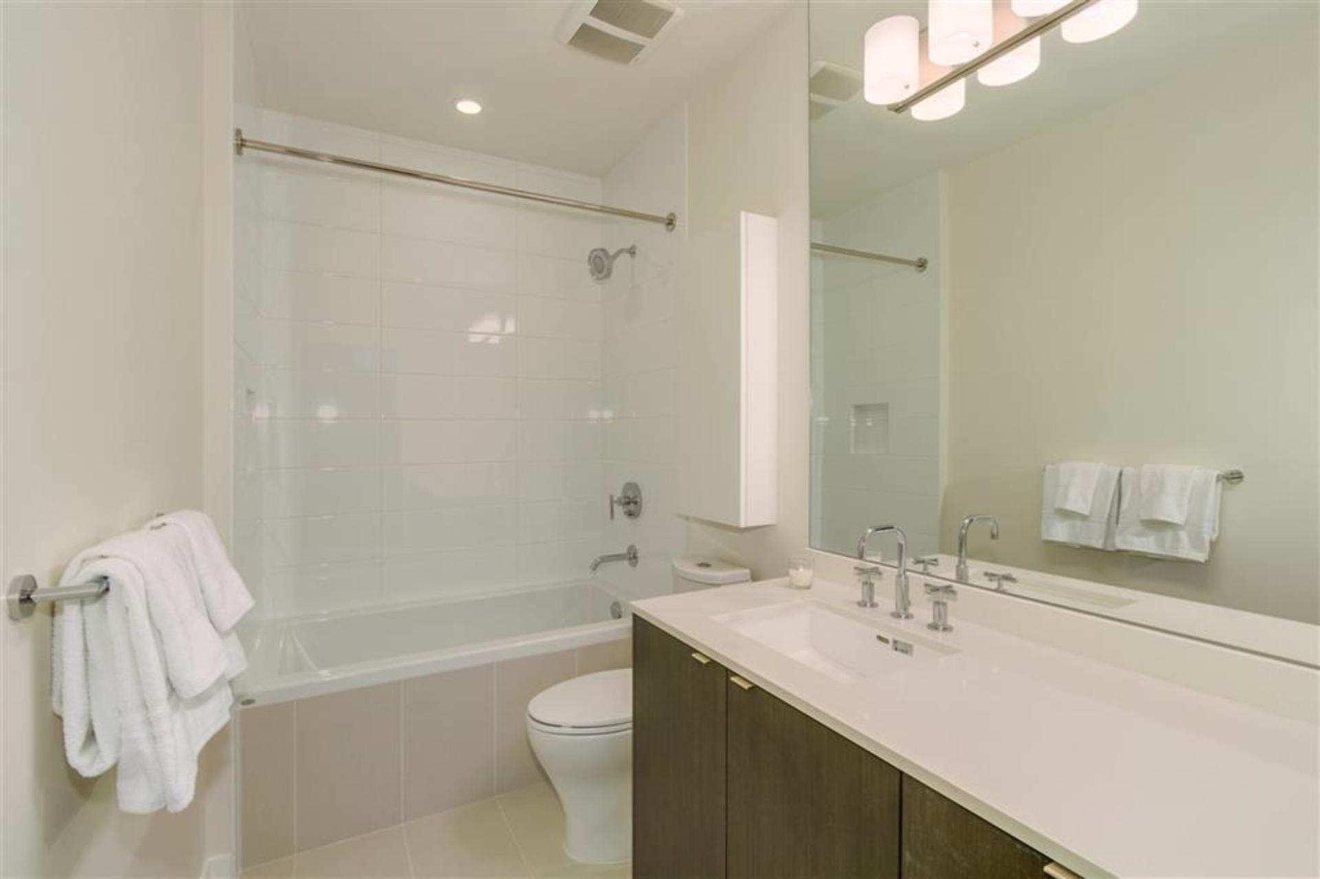 262133910-12 at 1511 - 111 1st Avenue, False Creek, Vancouver West