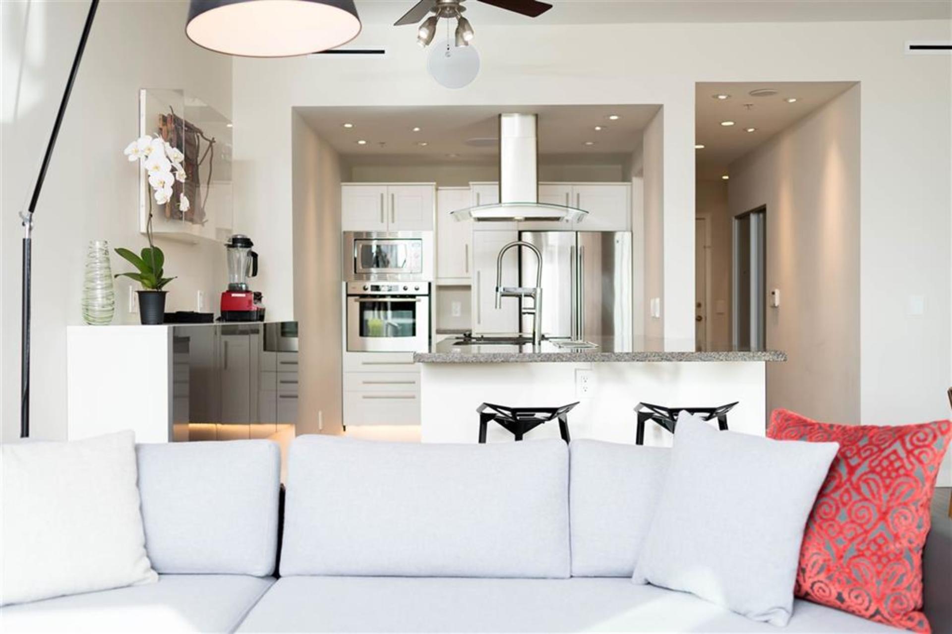 262133476-4 at 103 - 388 Drake, Yaletown, Vancouver West