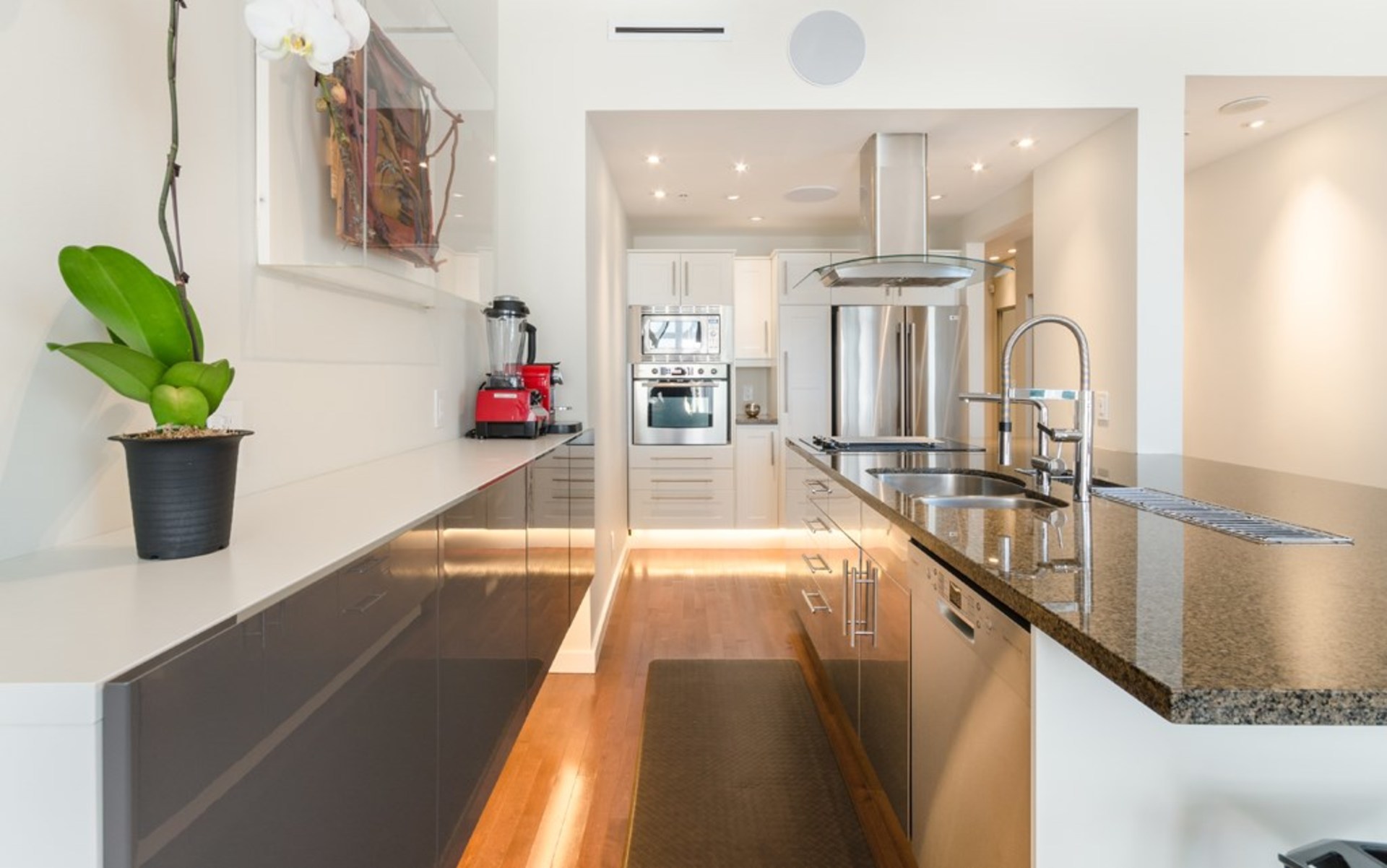 262133476-9 at 103 - 388 Drake, Yaletown, Vancouver West