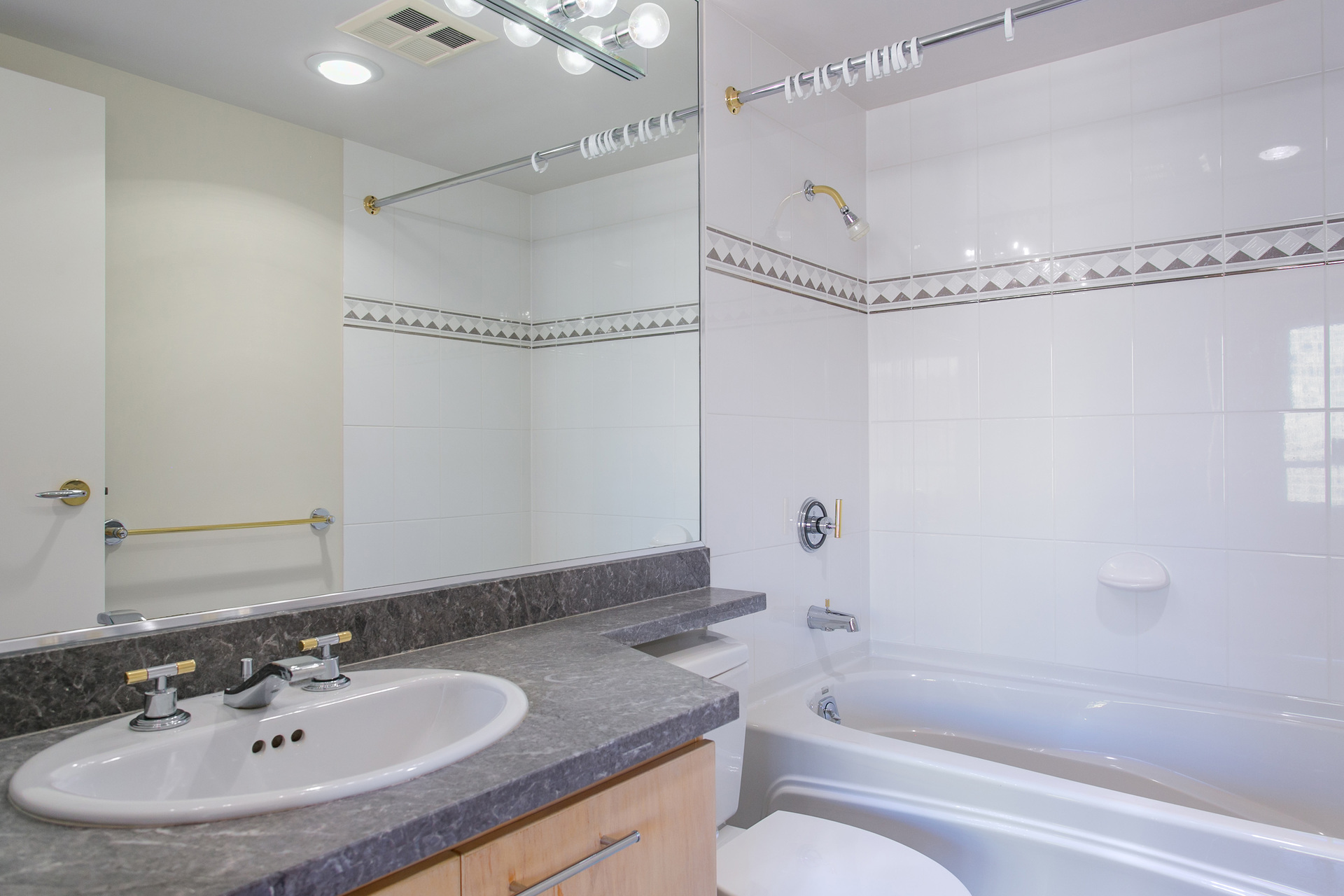 1j6a2657 at 20C - 139 Drake Street, Yaletown, Vancouver West