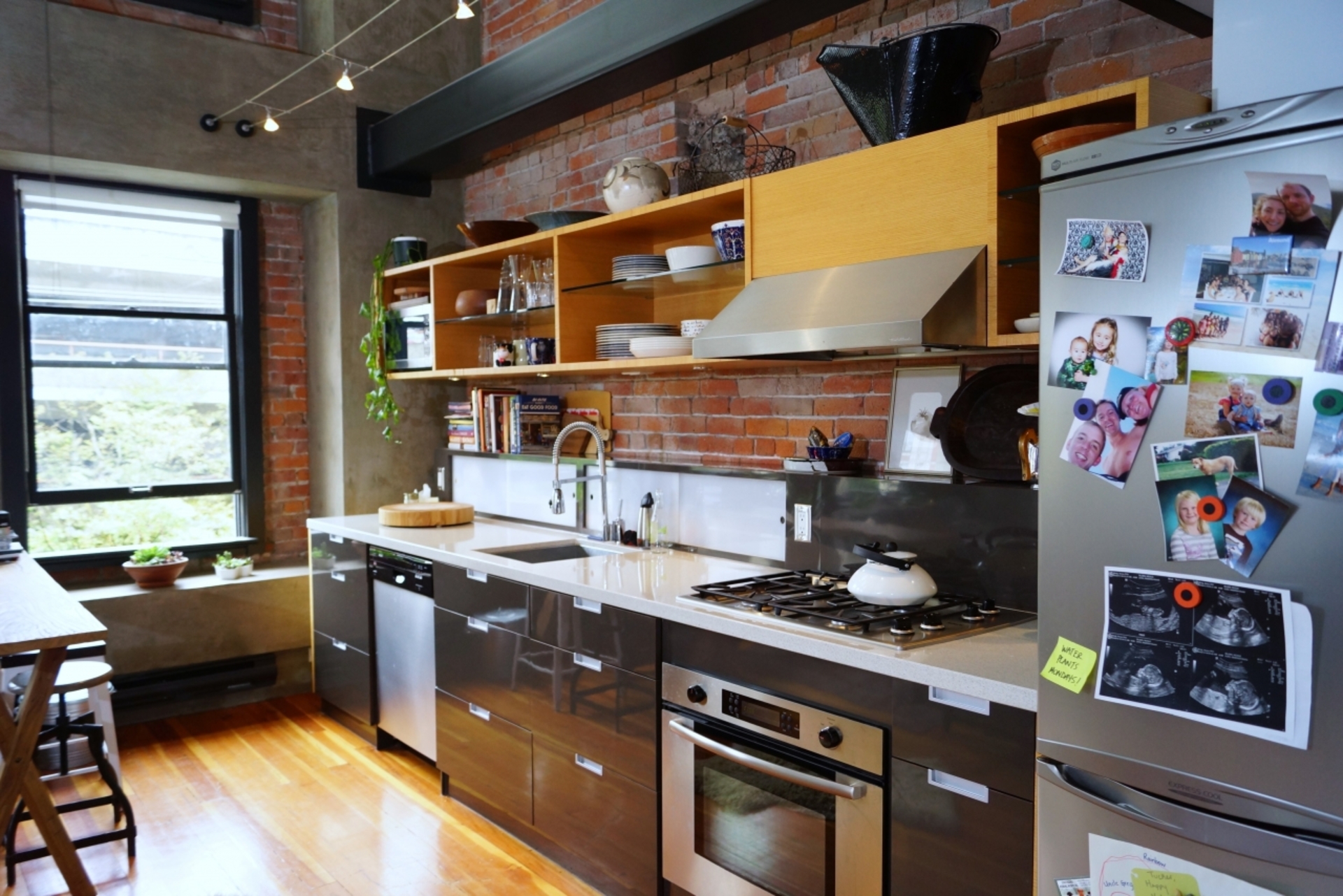 Kitchen at 528 BEATTY STREET, Downtown VW, Vancouver West