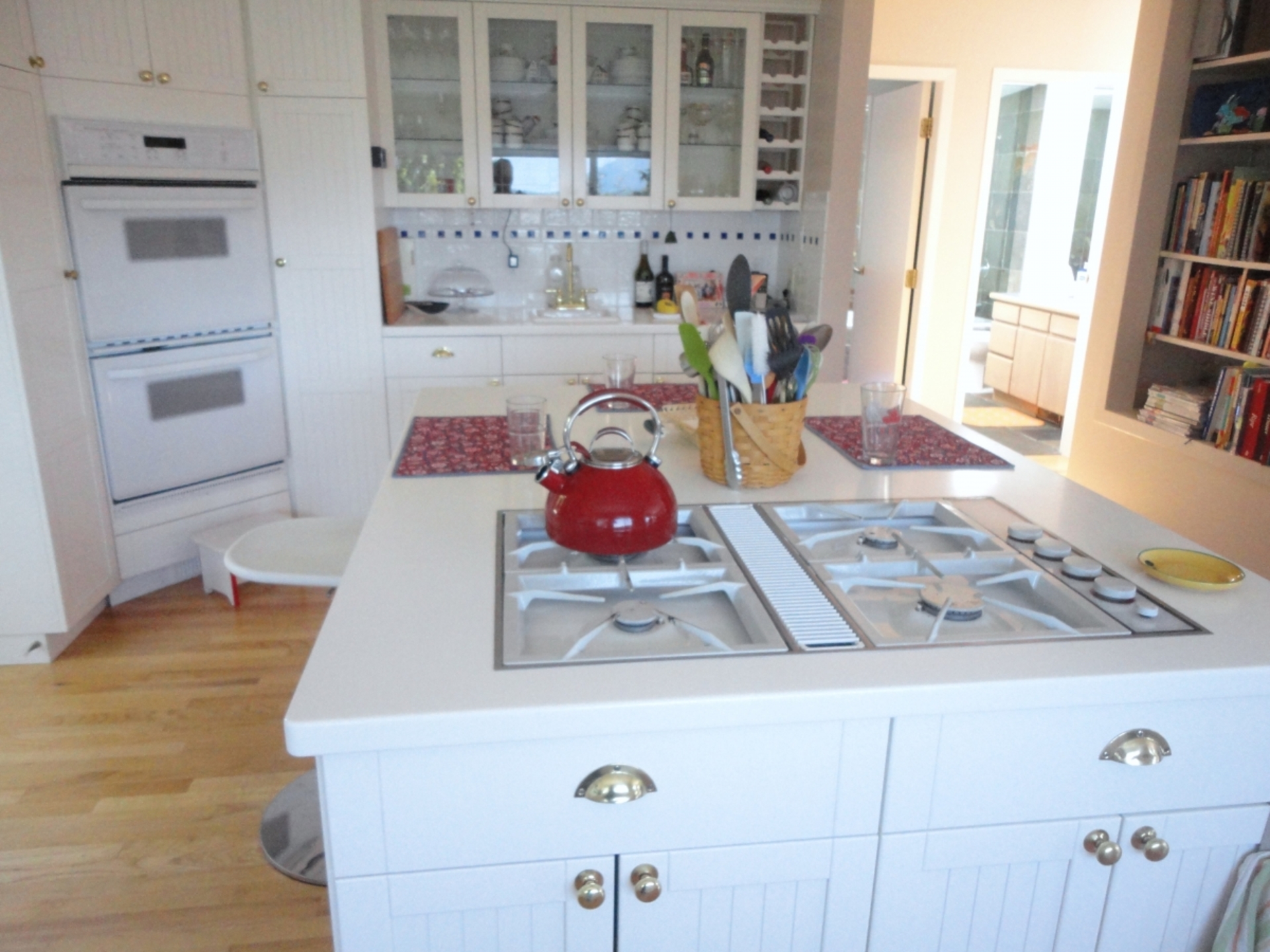 Kitchen at 6239 OVERSTONE DRIVE, Gleneagles, West Vancouver