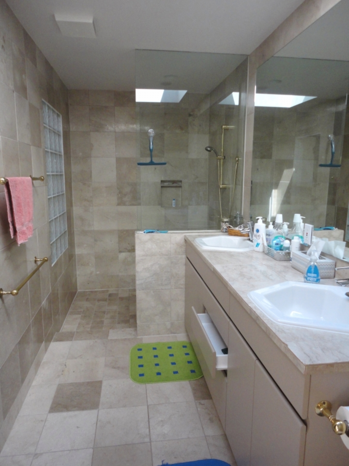 Bathroom at 6239 OVERSTONE DRIVE, Gleneagles, West Vancouver