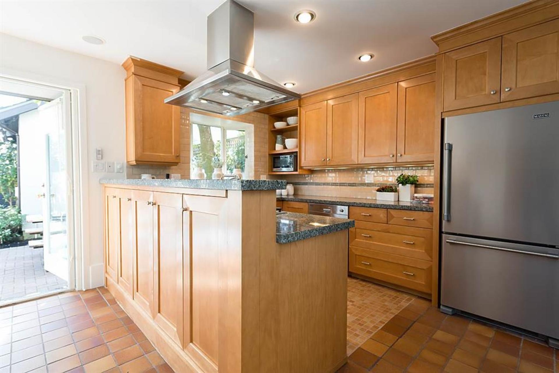 262378912-4 at 1756 15 Th Avenue, Fairview VW, Vancouver West