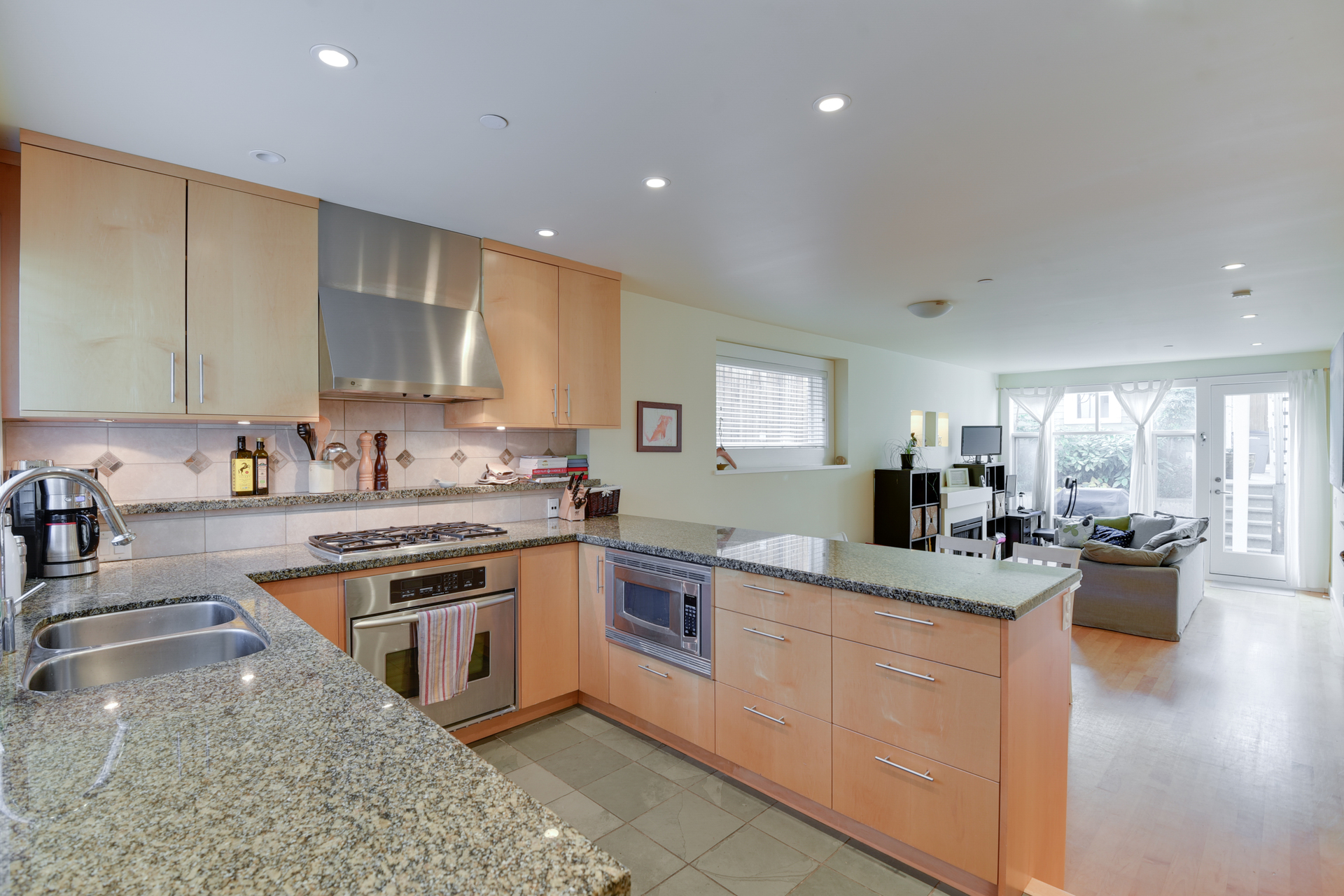 1 at 1327 Maple Street, Kitsilano, Vancouver West