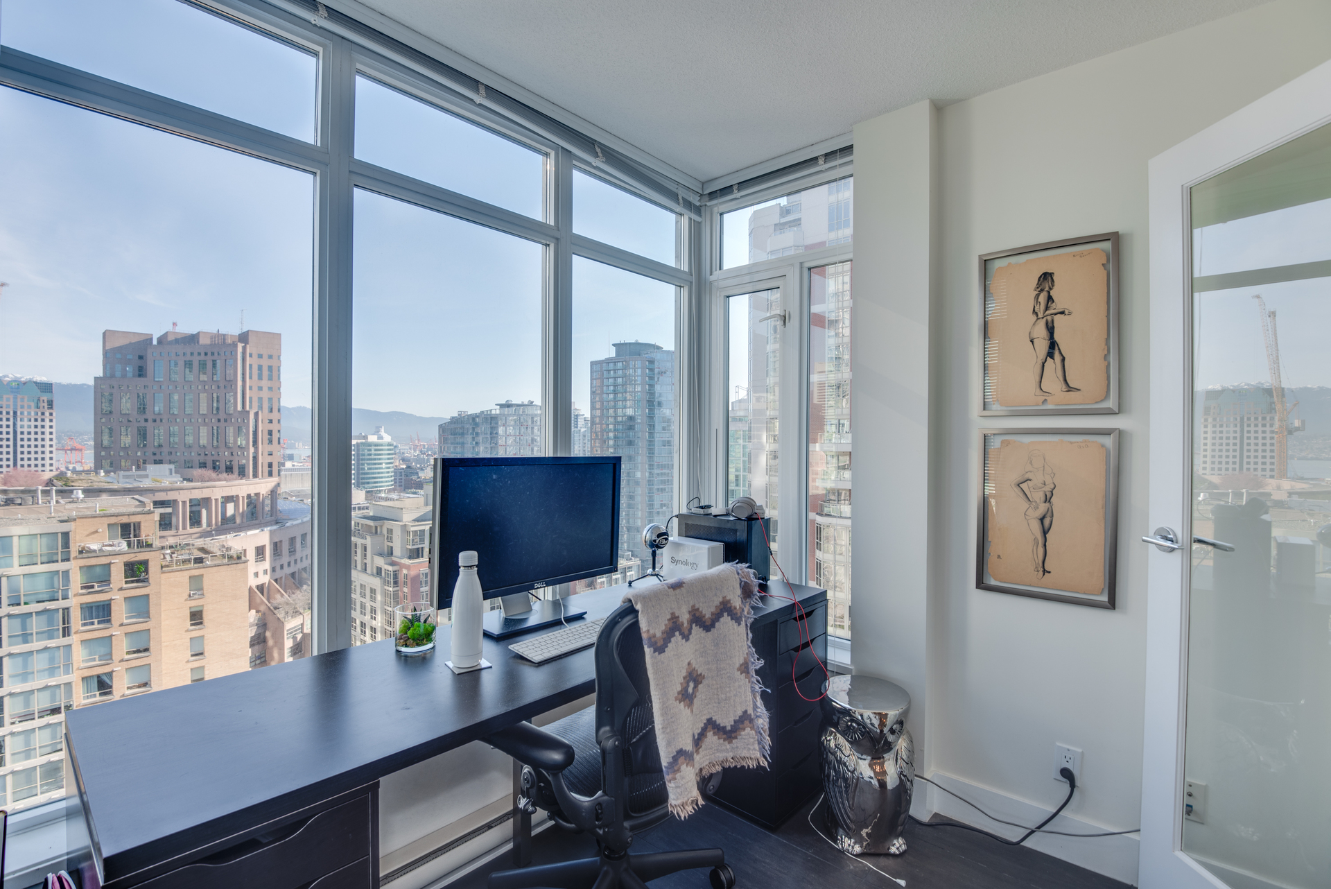 10 at 2203 - 888 Homer Street, Yaletown, Vancouver West