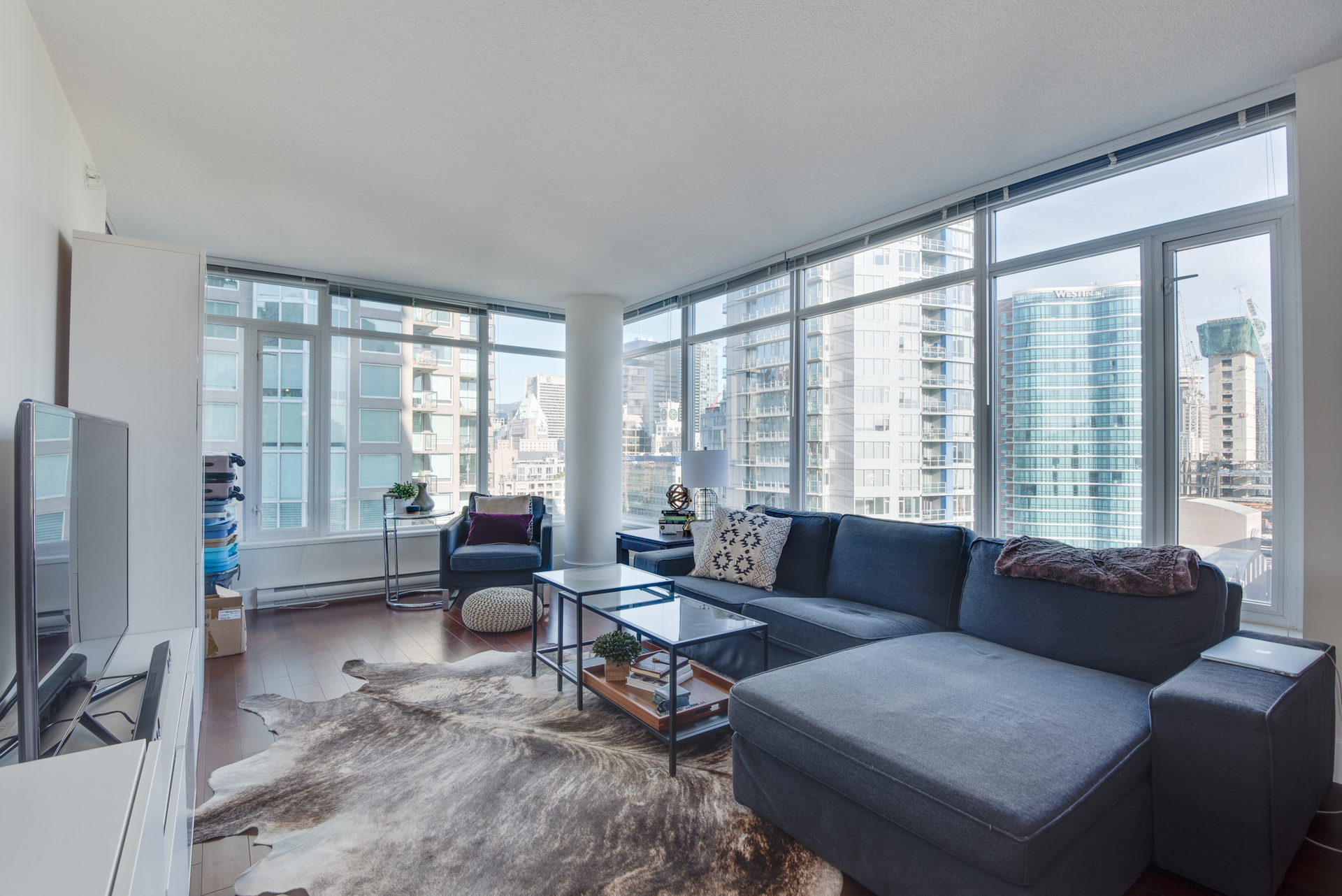 3 at 2203 - 888 Homer Street, Yaletown, Vancouver West