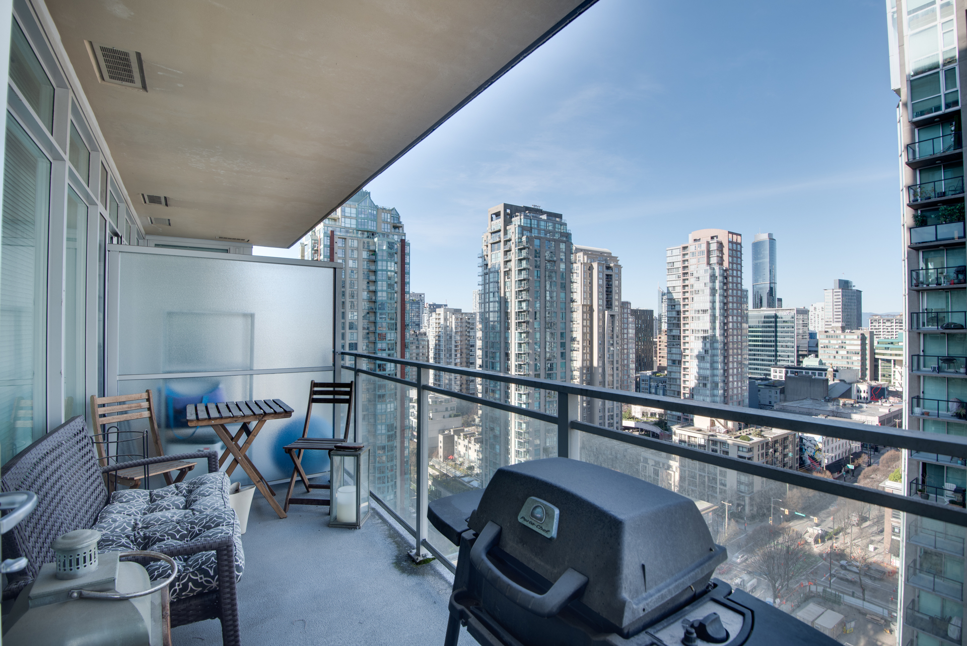 6 at 2203 - 888 Homer Street, Yaletown, Vancouver West