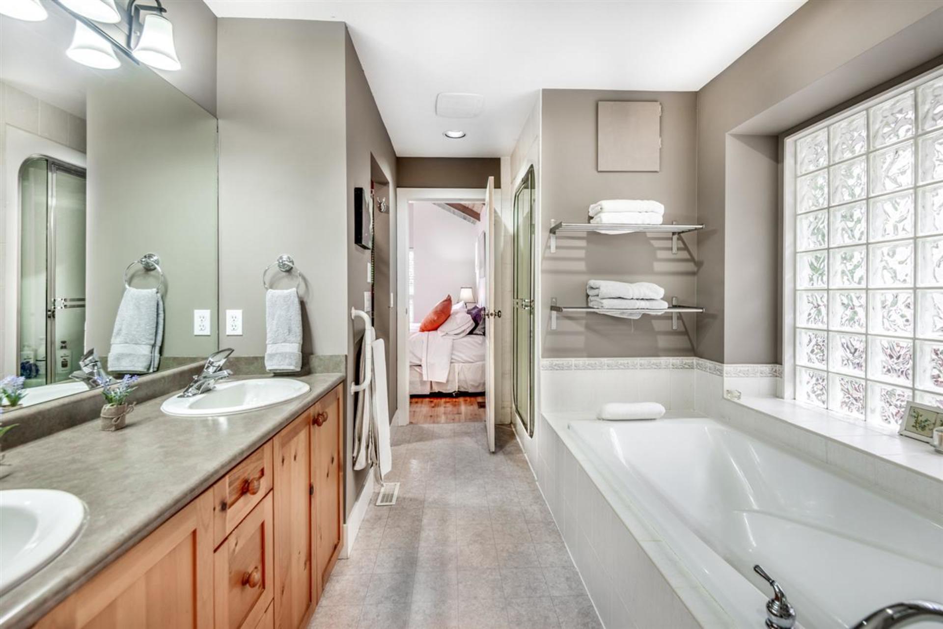 262462593-8 at 632 Hillcrest Street, Coquitlam