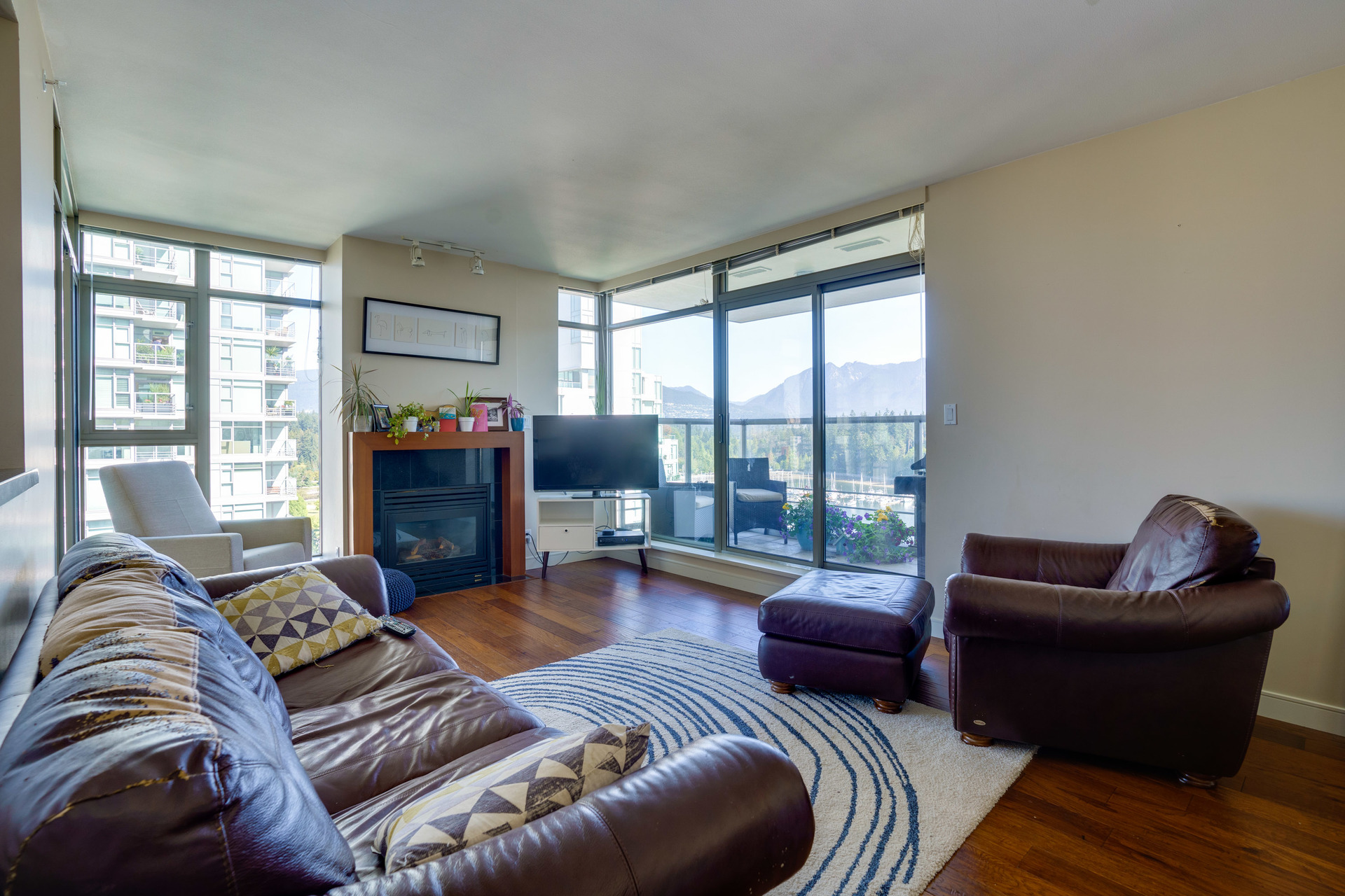 10 at 1303 - 1680 Bayshore Drive, Coal Harbour, Vancouver West