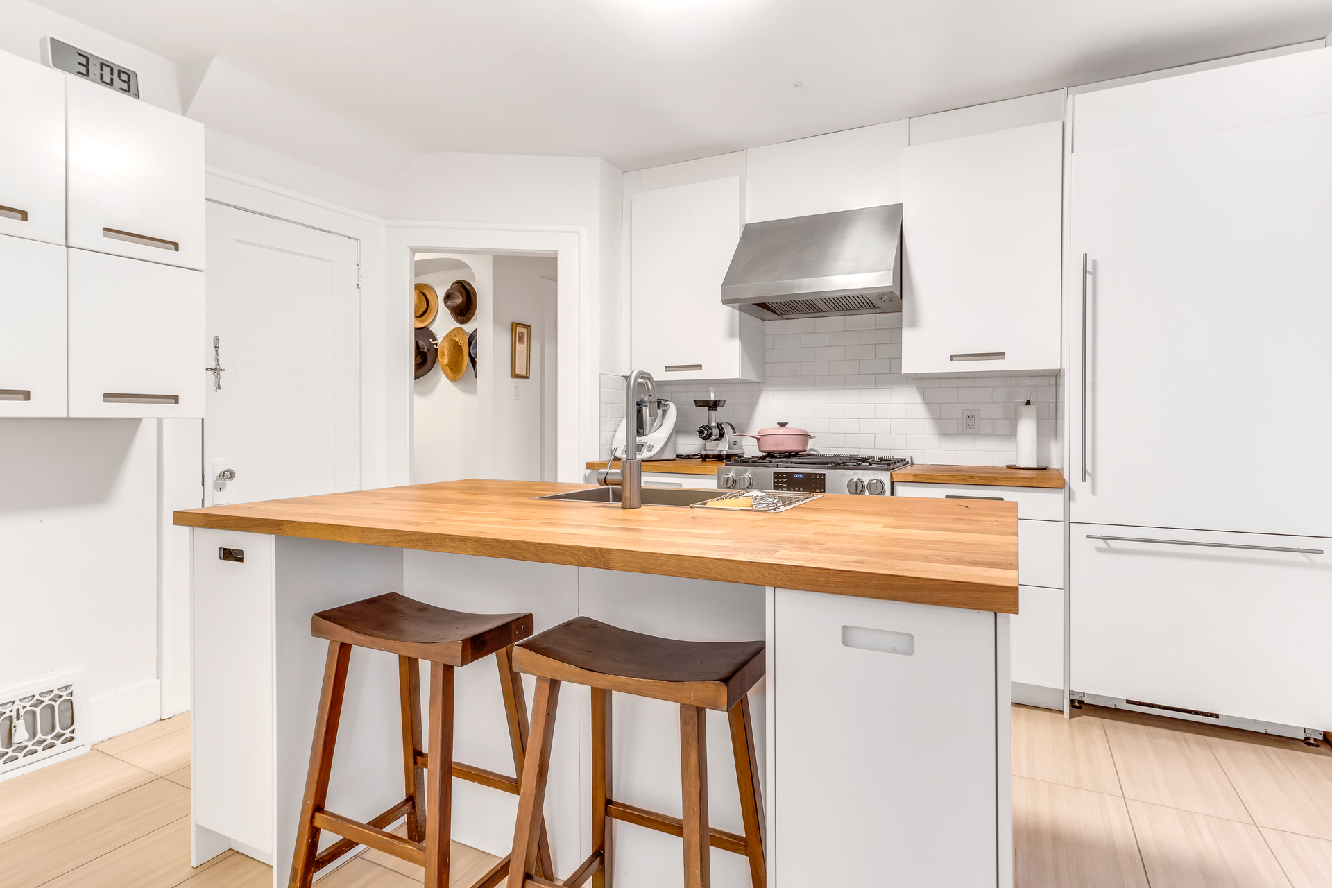 8 at 4521 West 7th, Point Grey, Vancouver West