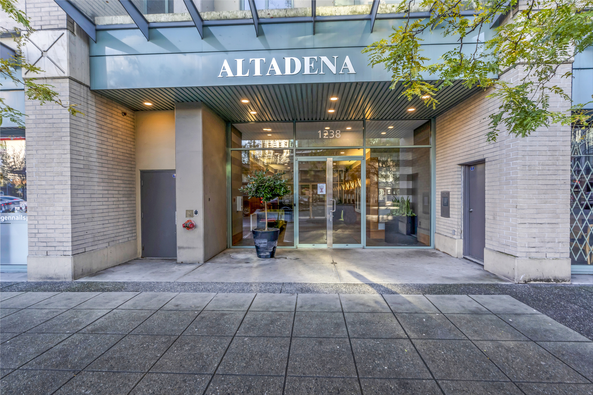 603 - 1238 Burrard, Downtown VW, Vancouver West  by Peter Coppard Real Estate 603 - 1238 Burrard, Downtown VW, Vancouver West