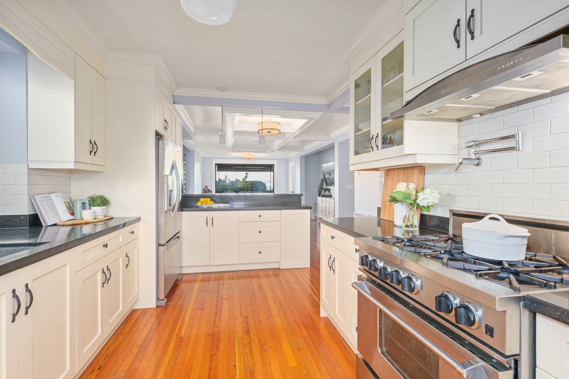 4 at Main - 756 Keith Road, Calverhall, North Vancouver