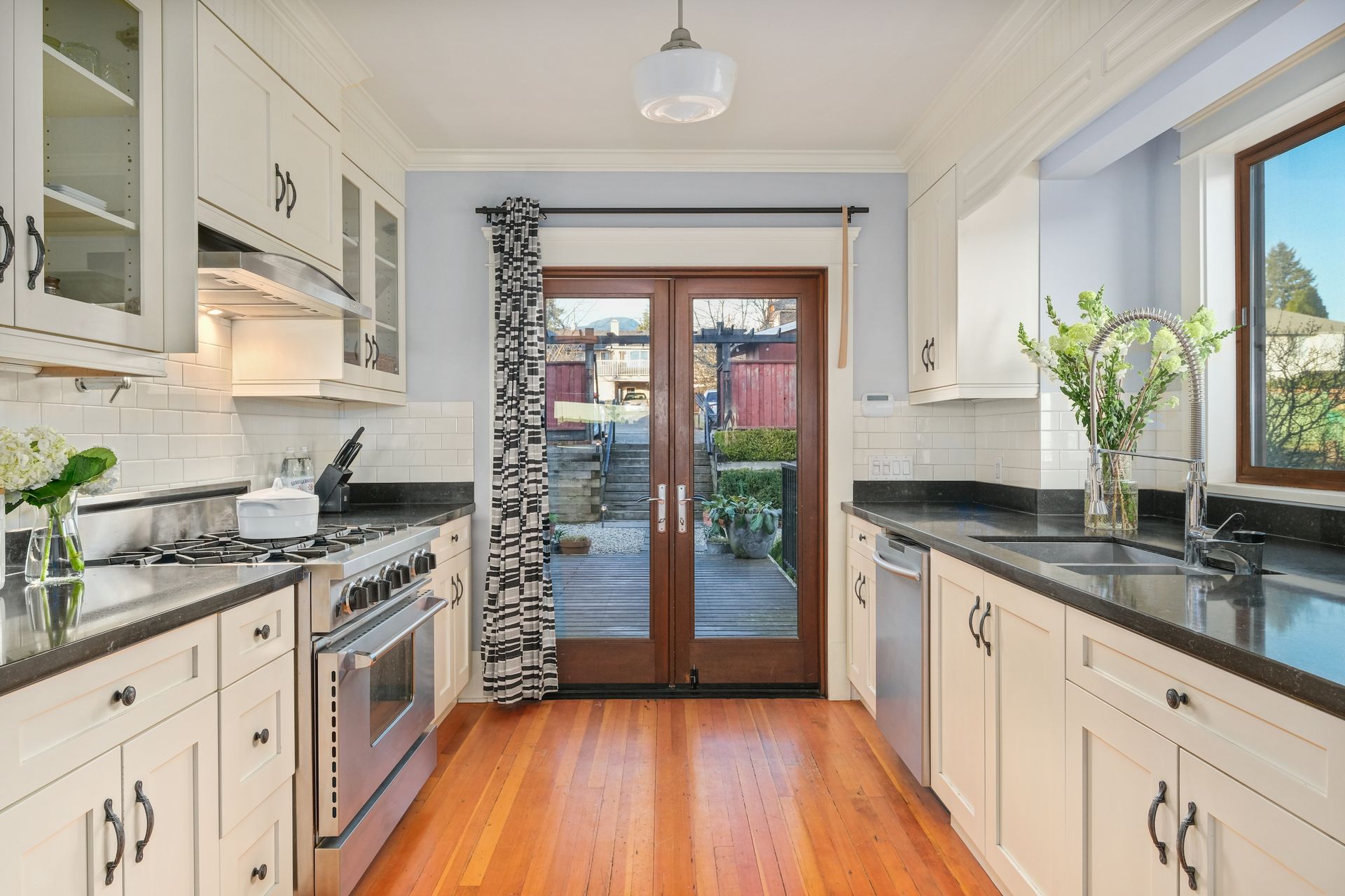 5 at Main - 756 Keith Road, Calverhall, North Vancouver