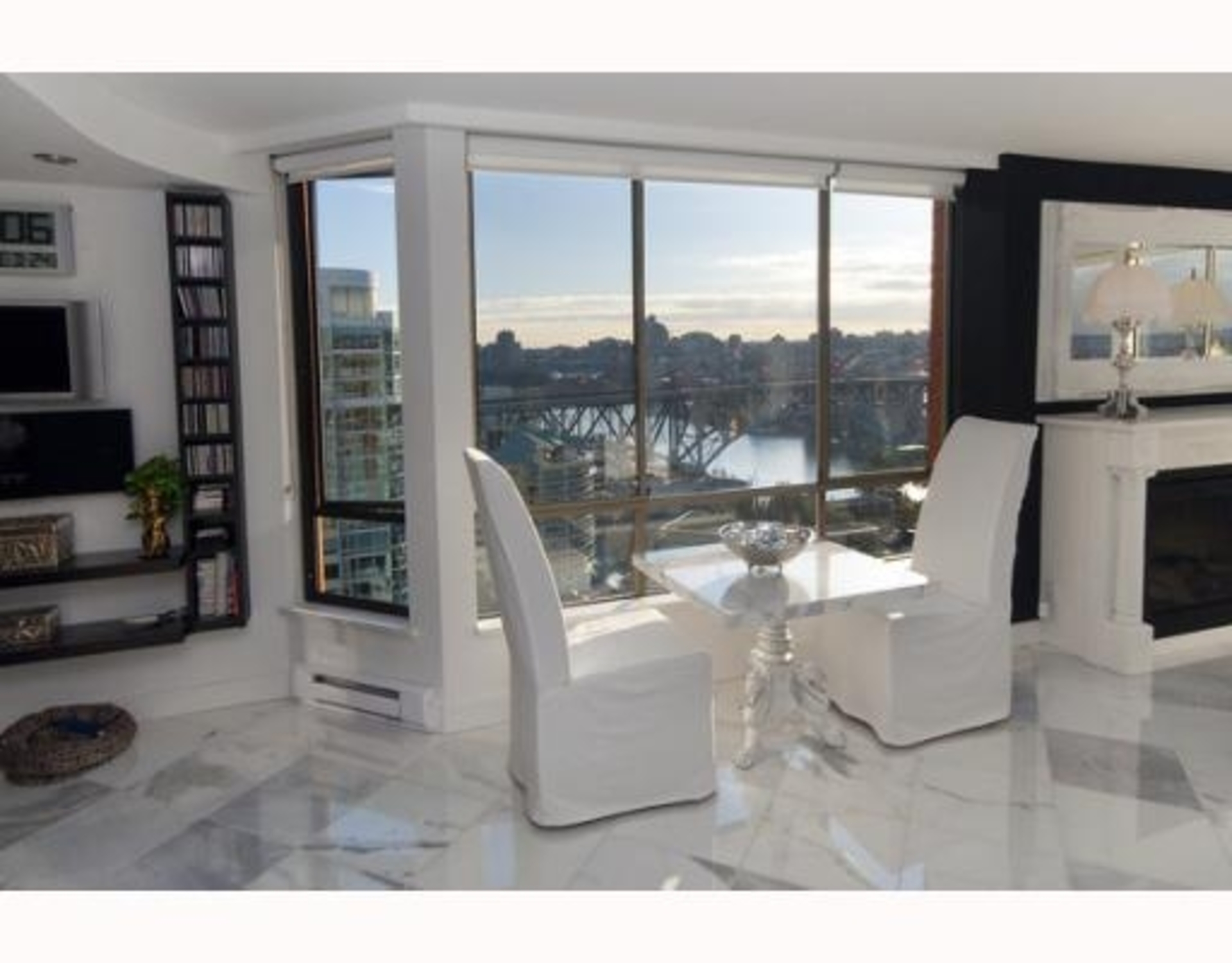 Breakfast Nook at 17th Floor - 1625 HORNBY, Vancouver West