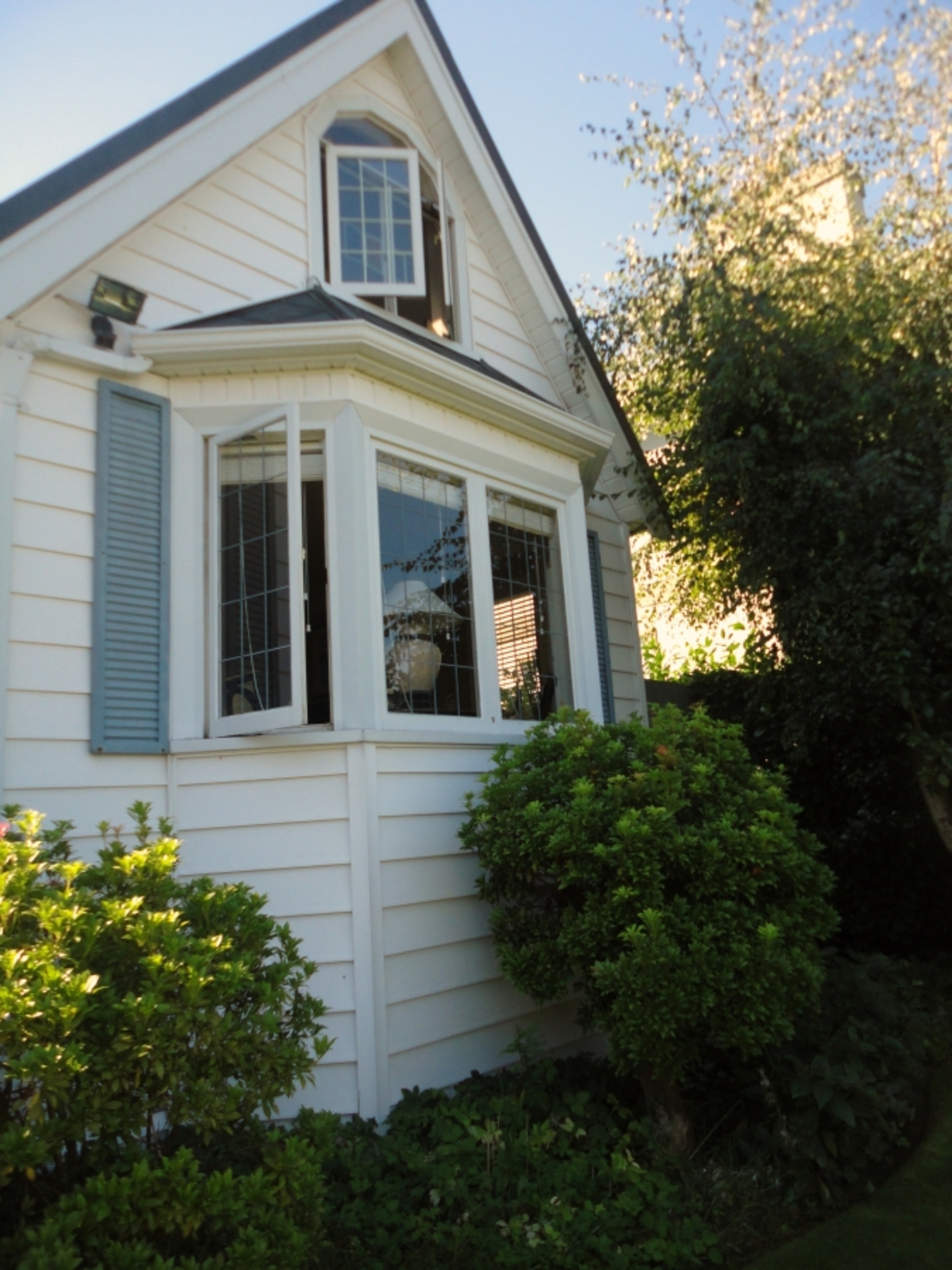 Side at 548 W27th, South Cambie, Vancouver West