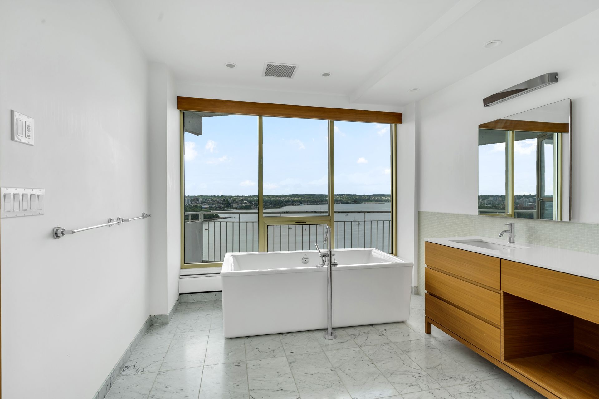 29 at 2401 - 1600 Beach Avenue, West End VW, Vancouver West