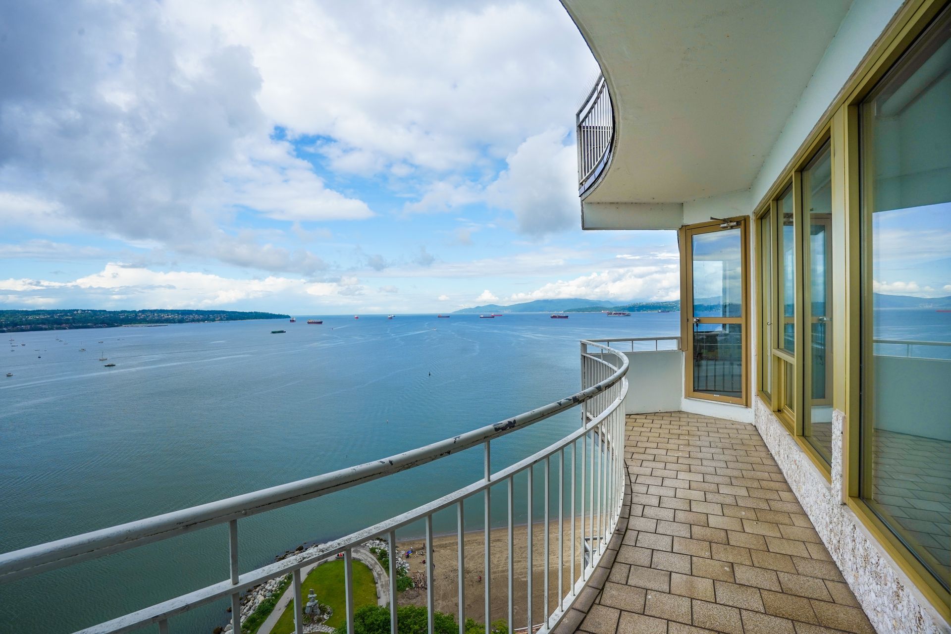 37 at 2401 - 1600 Beach Avenue, West End VW, Vancouver West