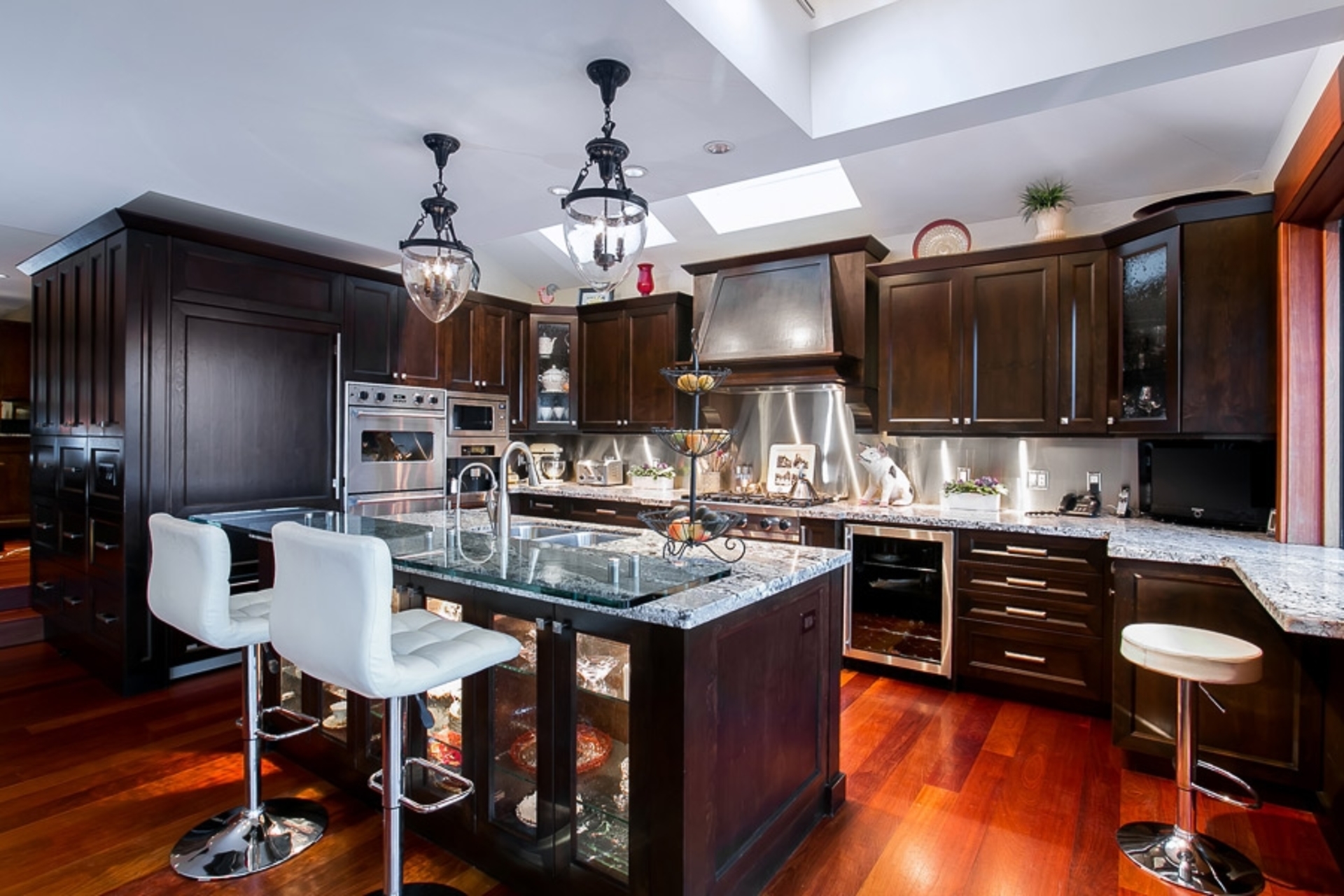 Kitchen at 4497 STONEHAVEN AVENUE, Deep Cove, North Vancouver