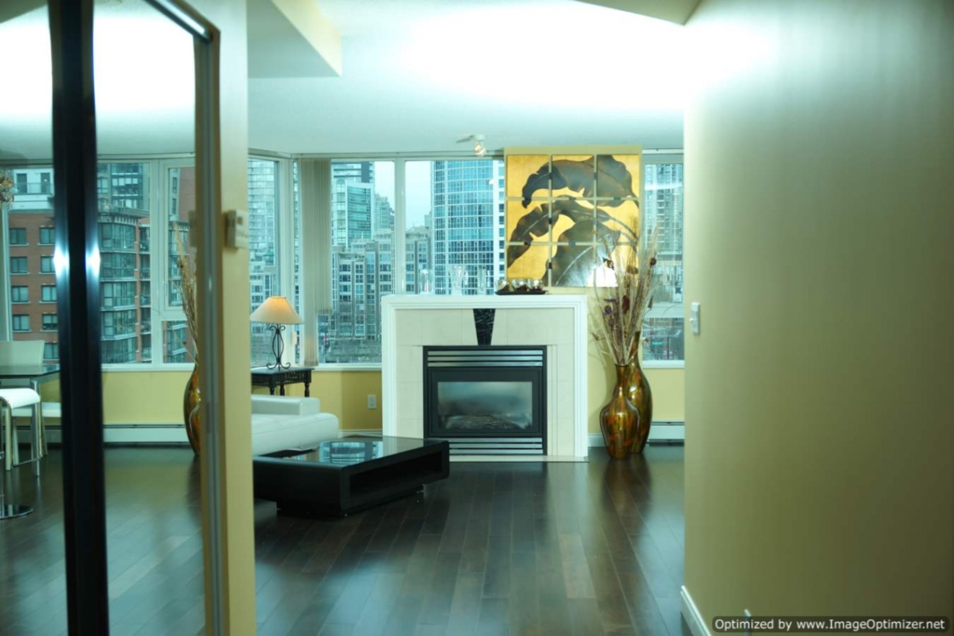 Living Room at 1005 - 1383 MARINASIDE, Yaletown, Vancouver West
