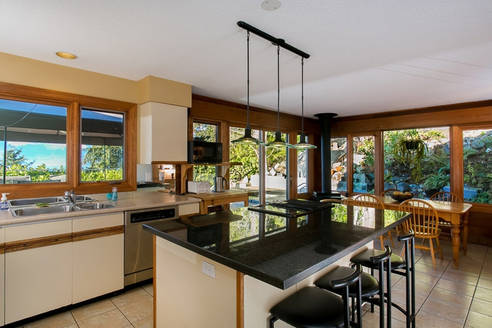 Kitchen at 105 OCEANVIEW RD, LIONS BAY, Out of Town
