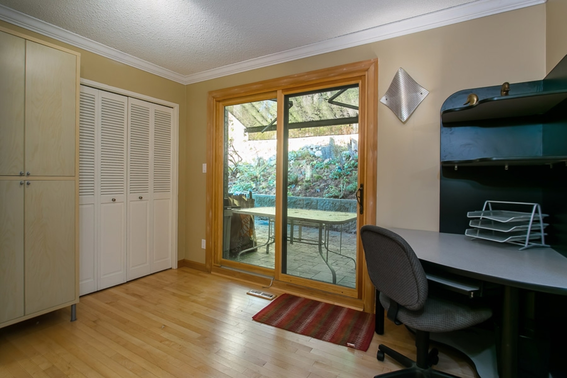 Study at 105 OCEANVIEW RD, LIONS BAY, Out of Town