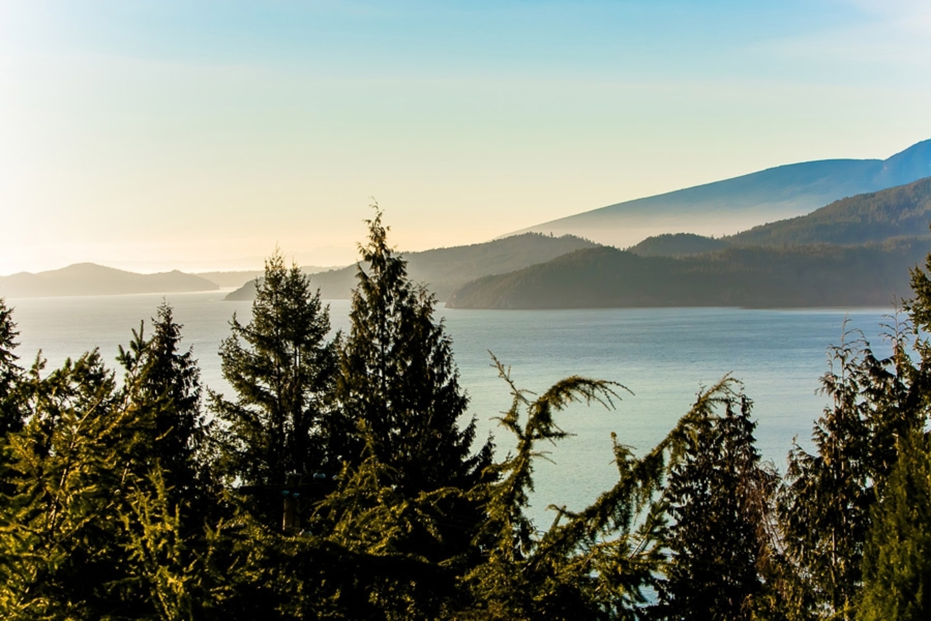 View at 105 OCEANVIEW RD, LIONS BAY, Out of Town