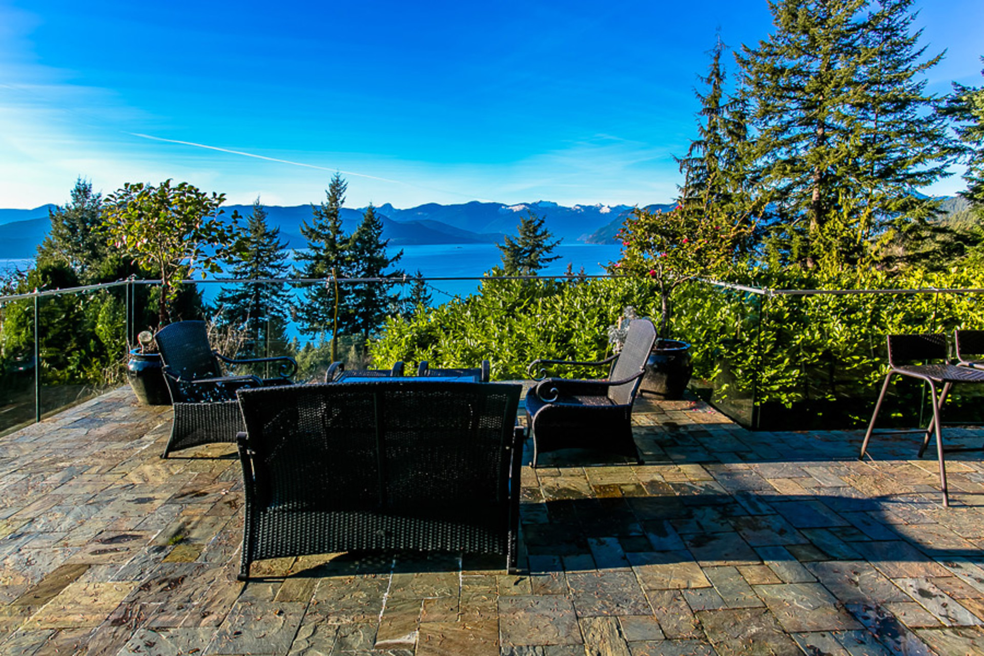 105 OCEANVIEW RD, LIONS BAY, Out of Town 