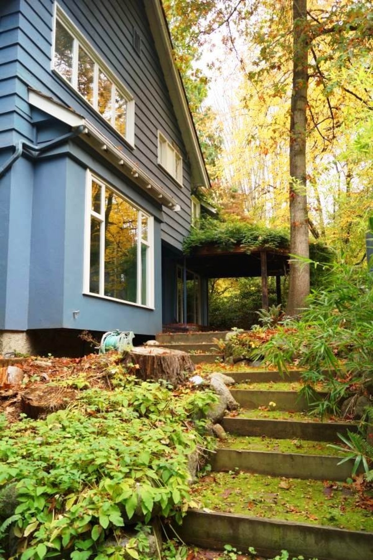 Side at 1589 MARPOLE AVE, Vancouver West