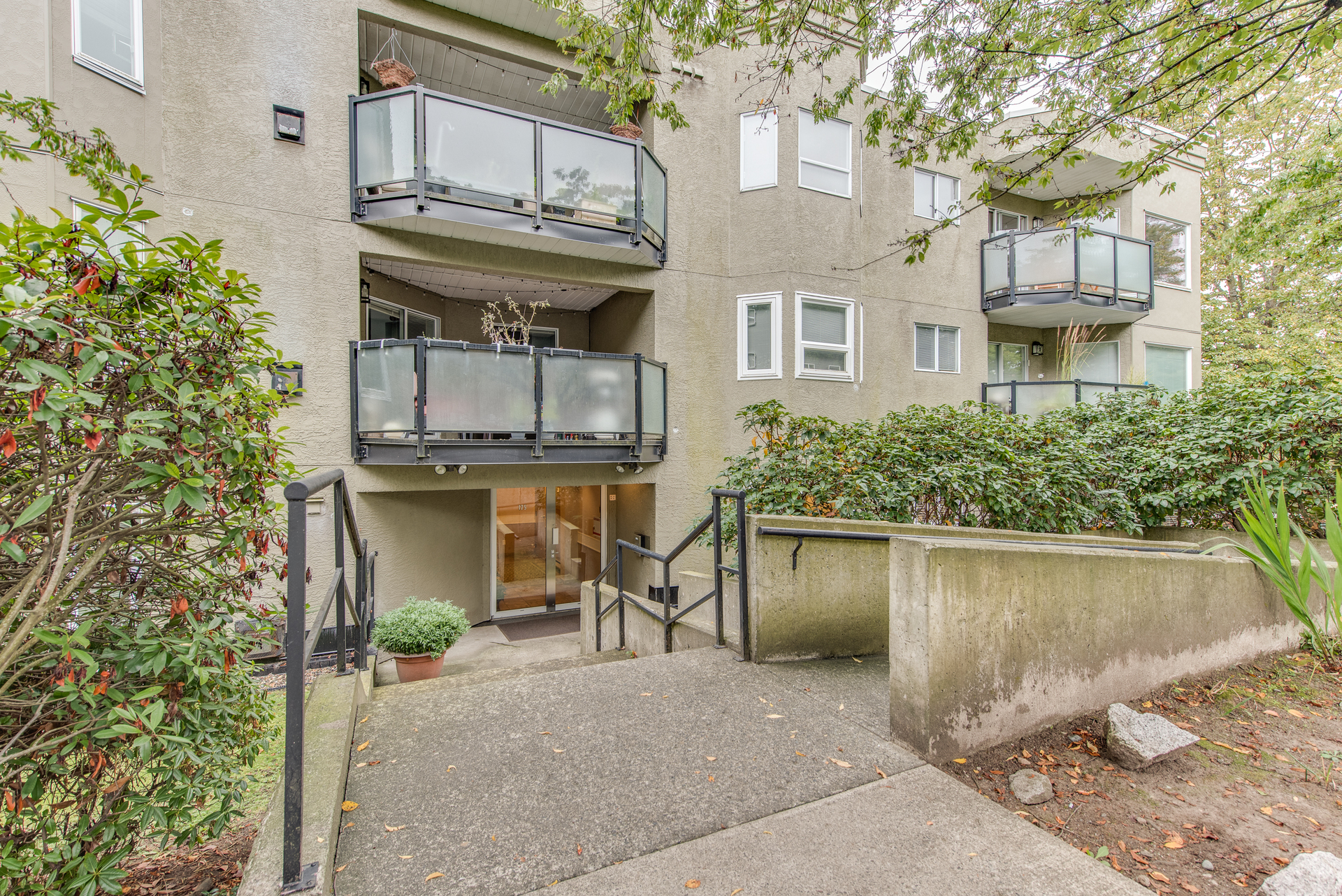  Top West Vancouver Real Estate & Luxury Homes Team