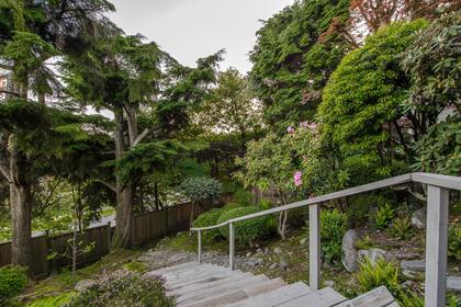 842-Esquimalt-Avenue-West-Vancouver-360hometours-21s at 842  Avenue, Sentinel Hill, West Vancouver