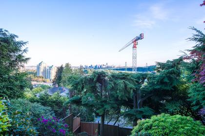 842-Esquimalt-Avenue-West-Vancouver-360hometours-26s at 842  Avenue, Sentinel Hill, West Vancouver