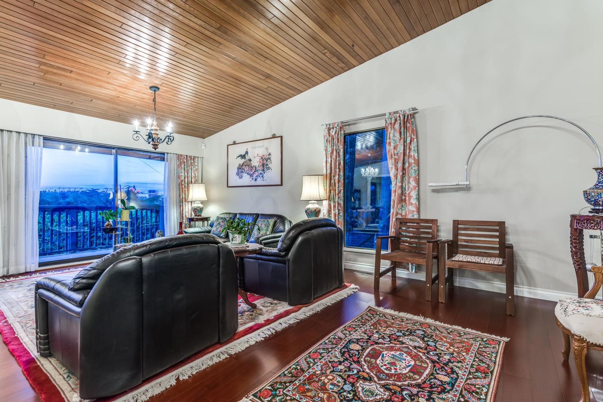 842-Esquimalt-Avenue-West-Vancouver-360hometours-04s at 842  Avenue, Sentinel Hill, West Vancouver