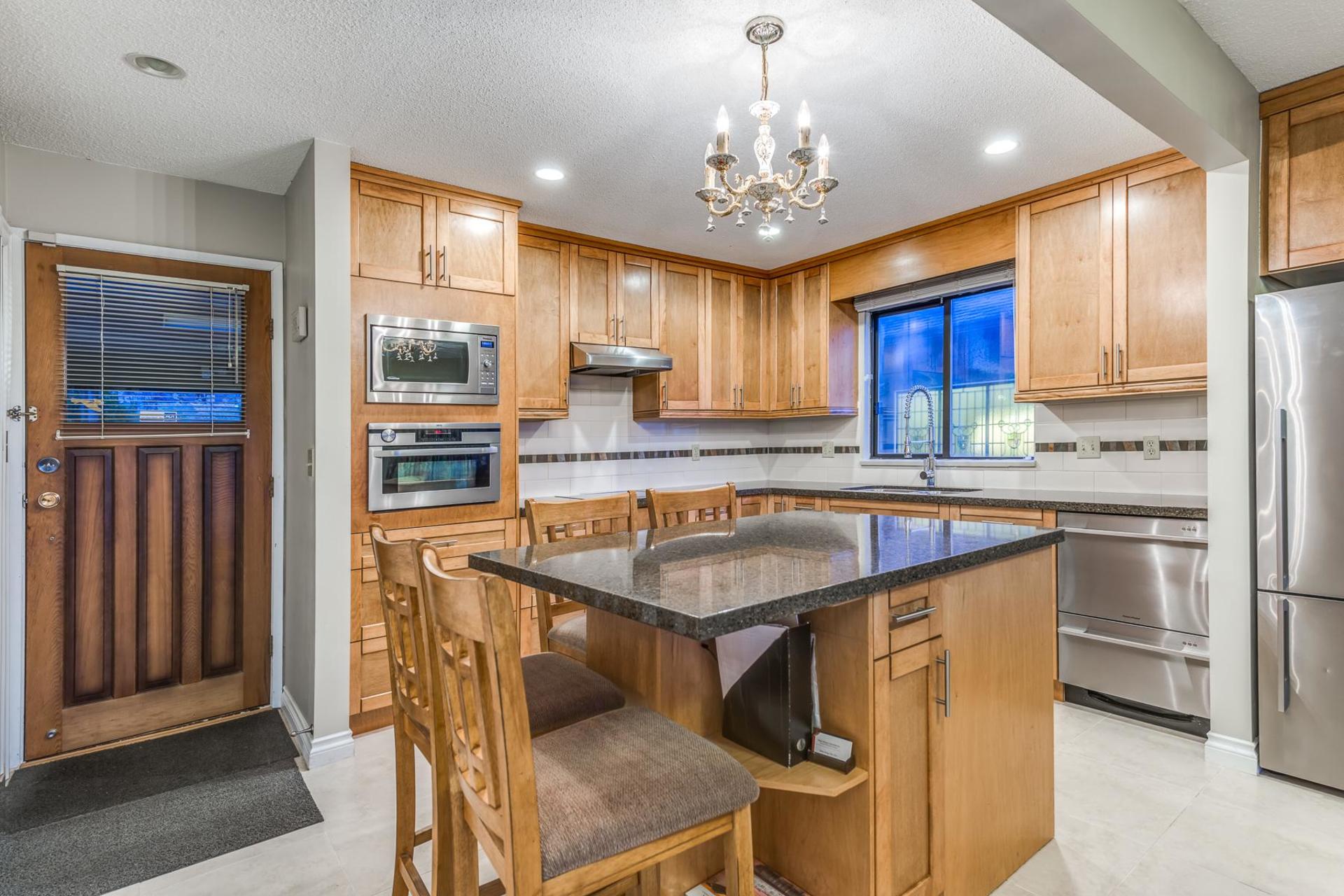 842-Esquimalt-Avenue-West-Vancouver-360hometours-10s at 842  Avenue, Sentinel Hill, West Vancouver