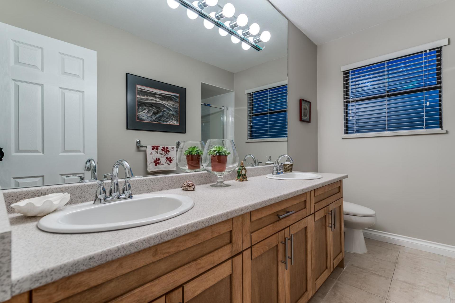 842-Esquimalt-Avenue-West-Vancouver-360hometours-13s at 842  Avenue, Sentinel Hill, West Vancouver