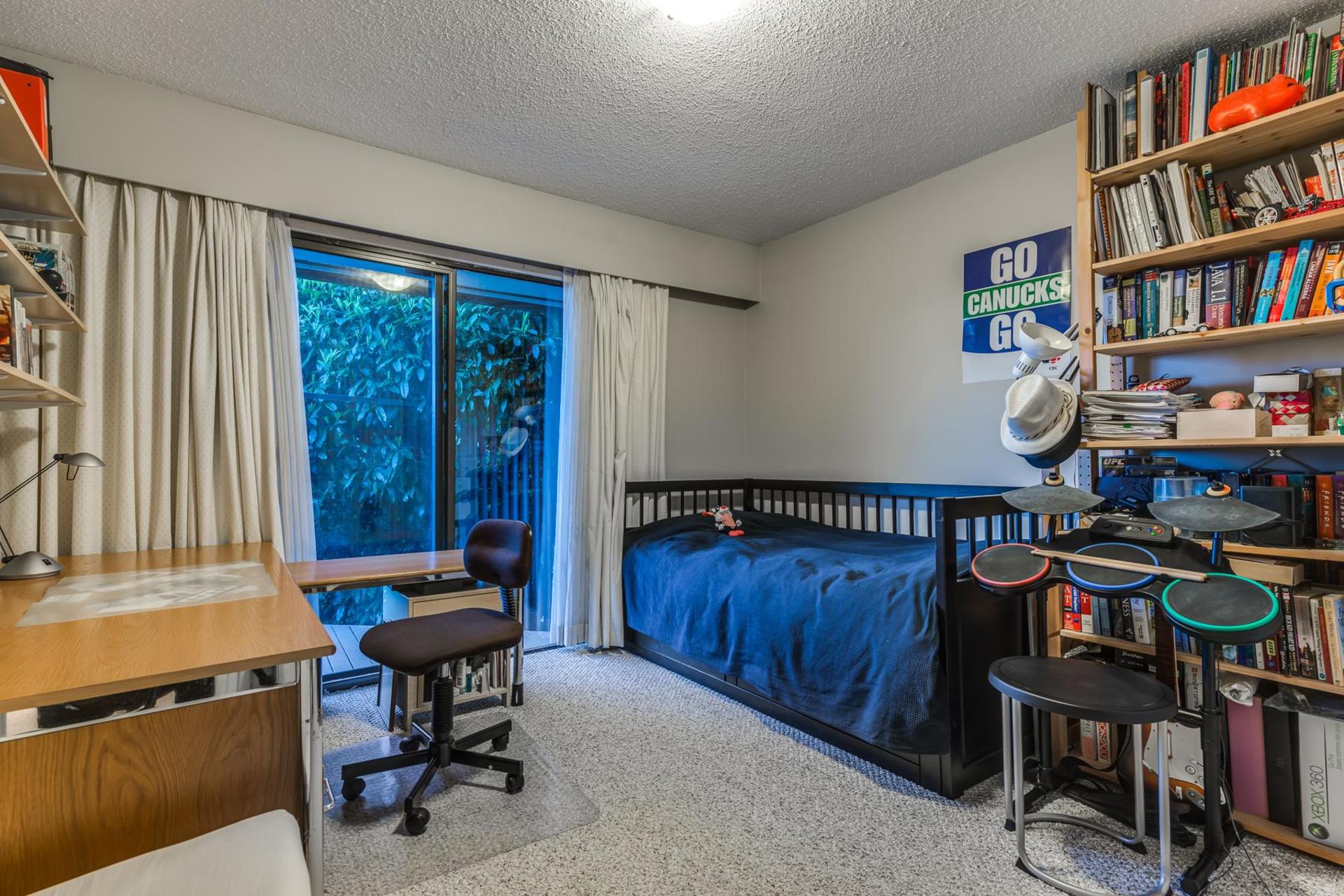 842-Esquimalt-Avenue-West-Vancouver-360hometours-18s at 842  Avenue, Sentinel Hill, West Vancouver