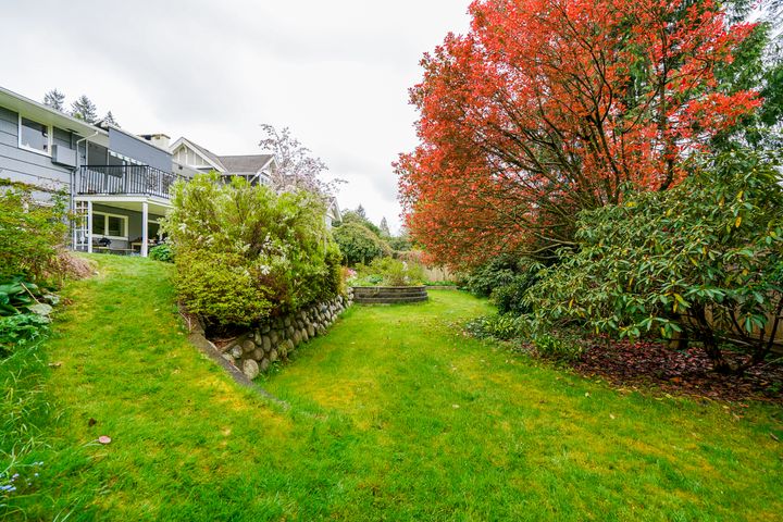3975-hillcrest-avenue-north-vancouver-40 at 3975 Hillcrest Avenue, Edgemont, North Vancouver