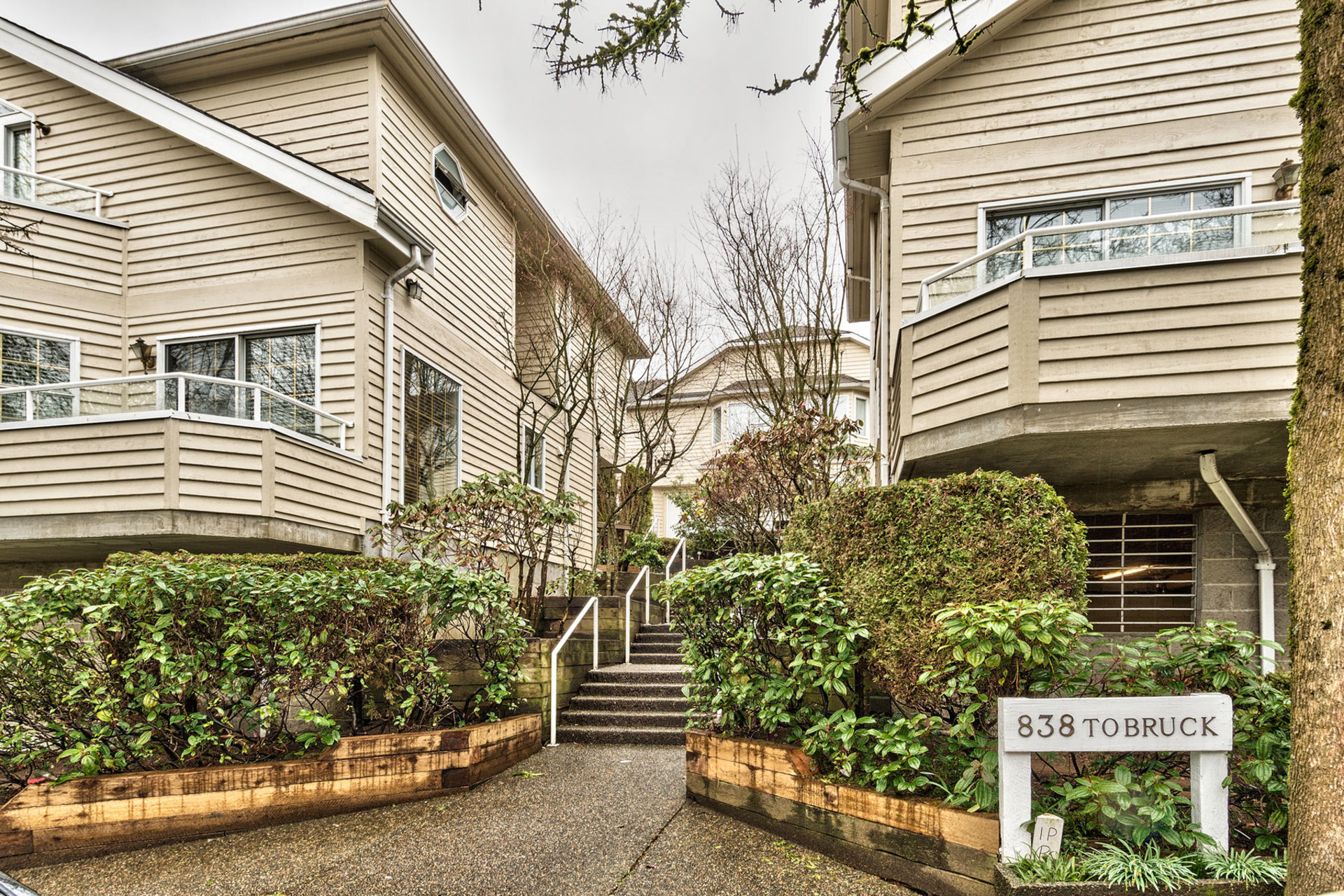 #20 - 838 Tobruck Avenue, Hamilton, North Vancouver 