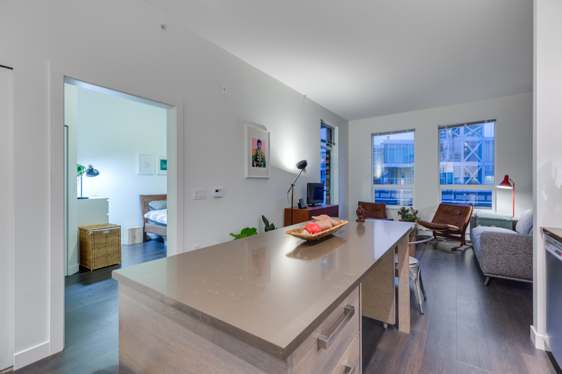 308 - 105 W 2nd Street, Lower Lonsdale, North Vancouver 3