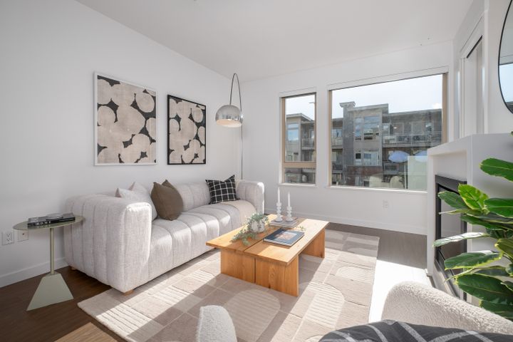 424-119-22nd-st-w-360hometours-06 at 424 - 119 W 22nd Street, Central Lonsdale, North Vancouver